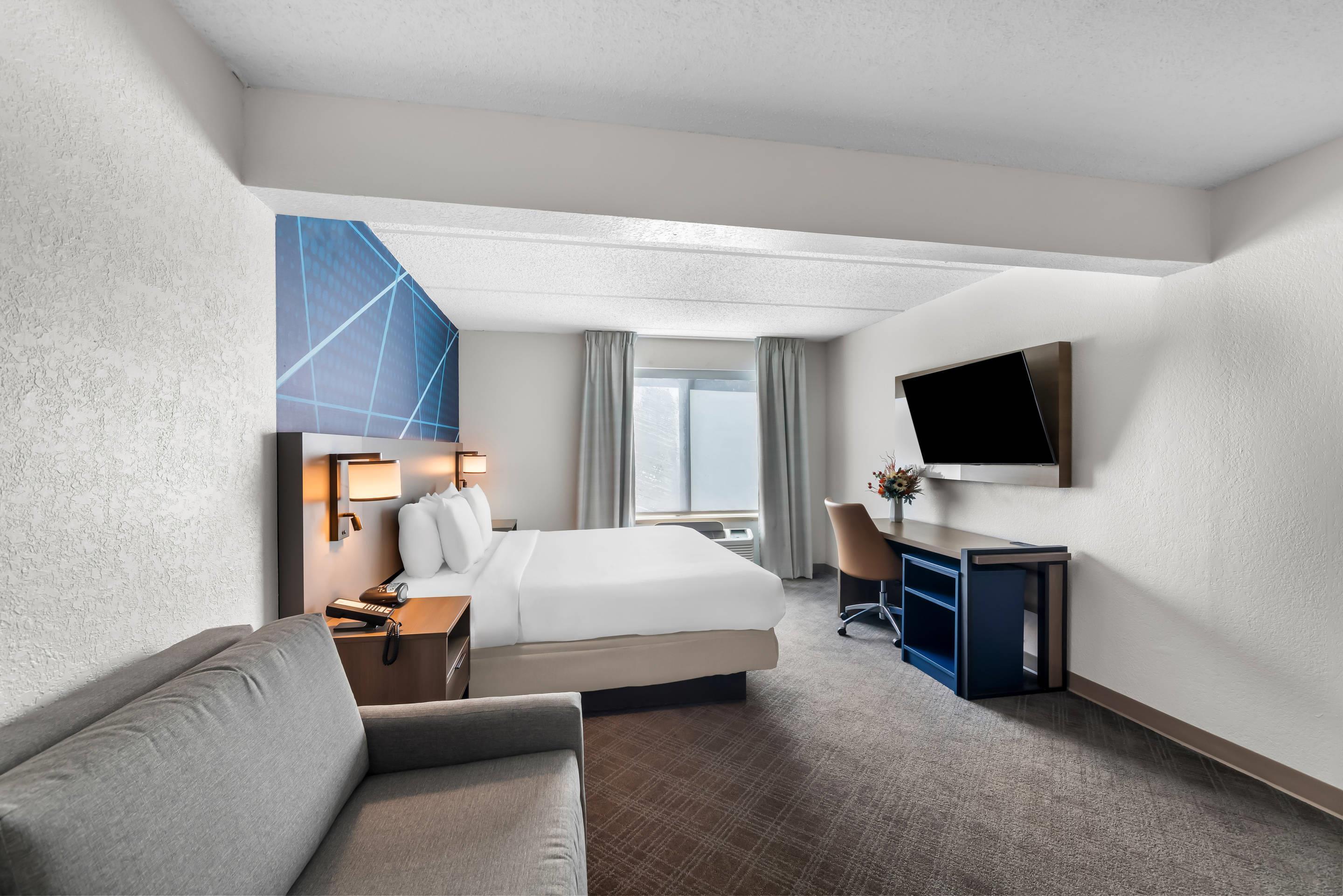 Suite King Size Bed