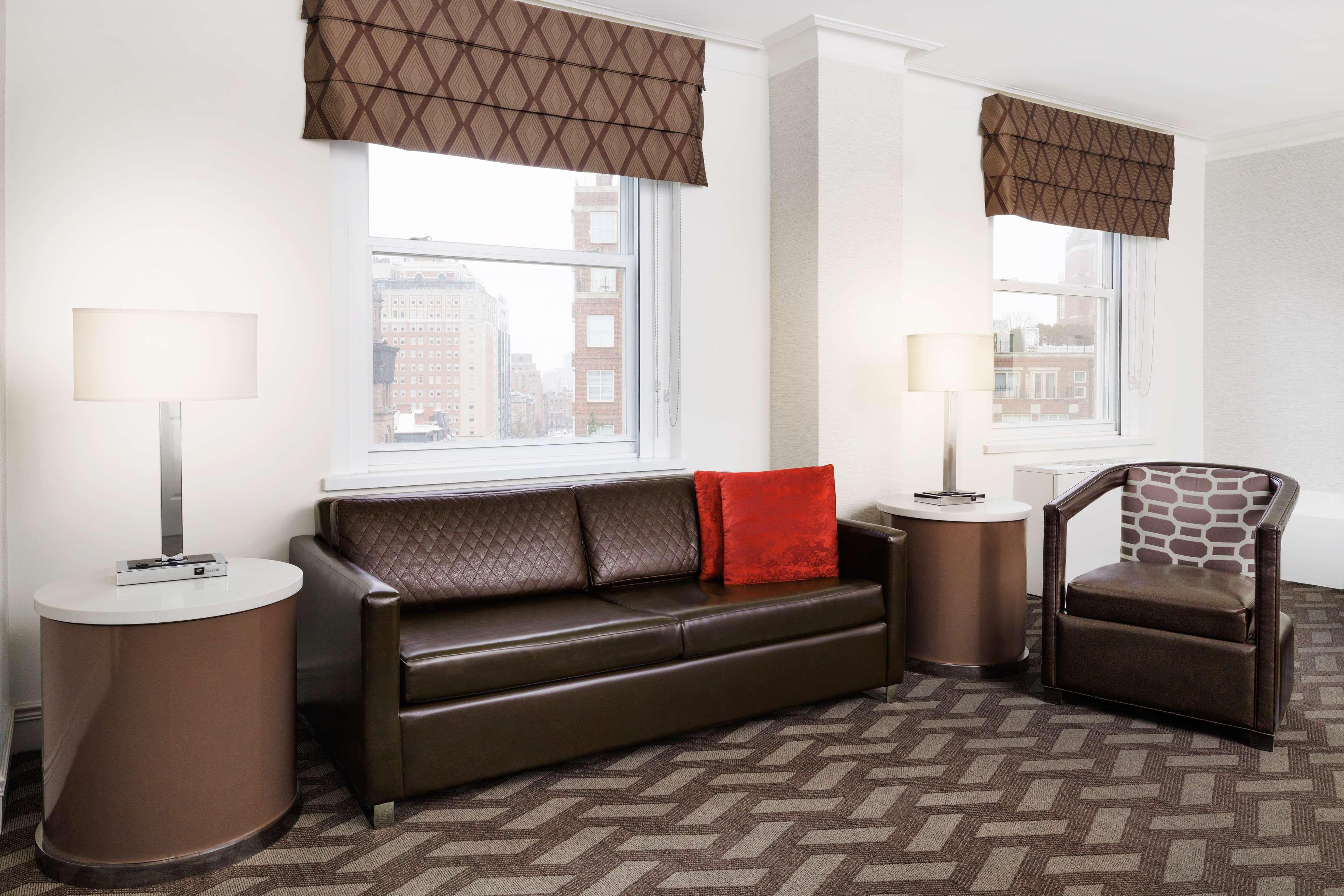 Studio Queen Size Bed