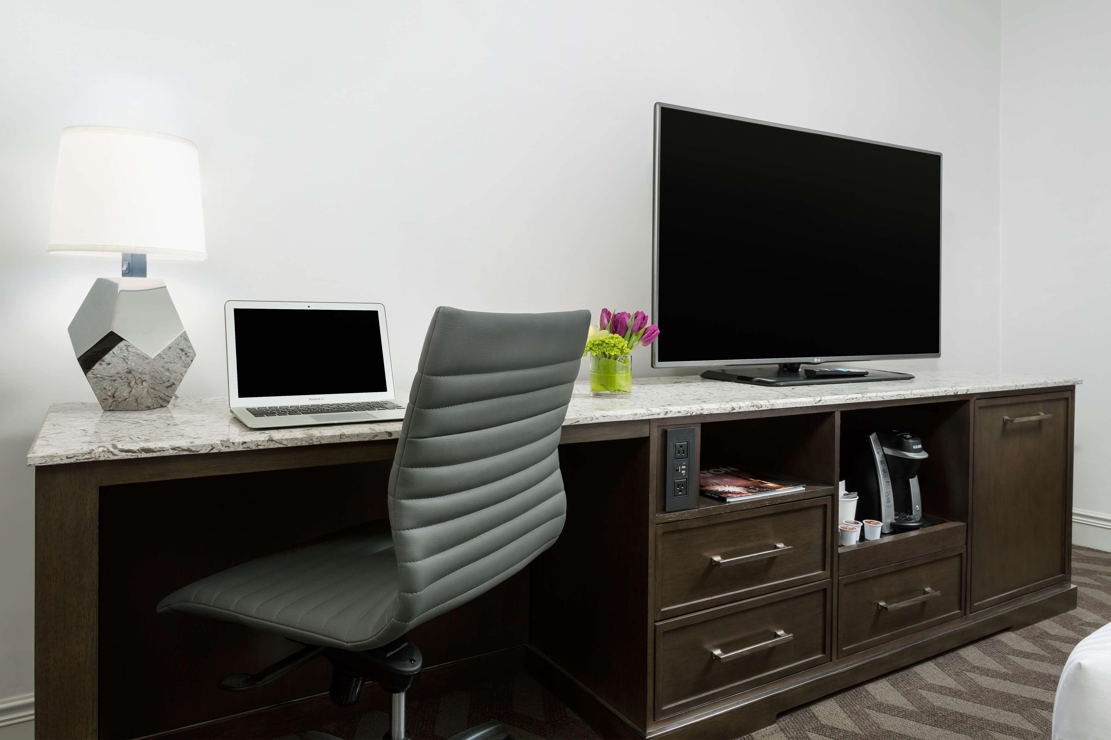 Double Deluxe King Bed