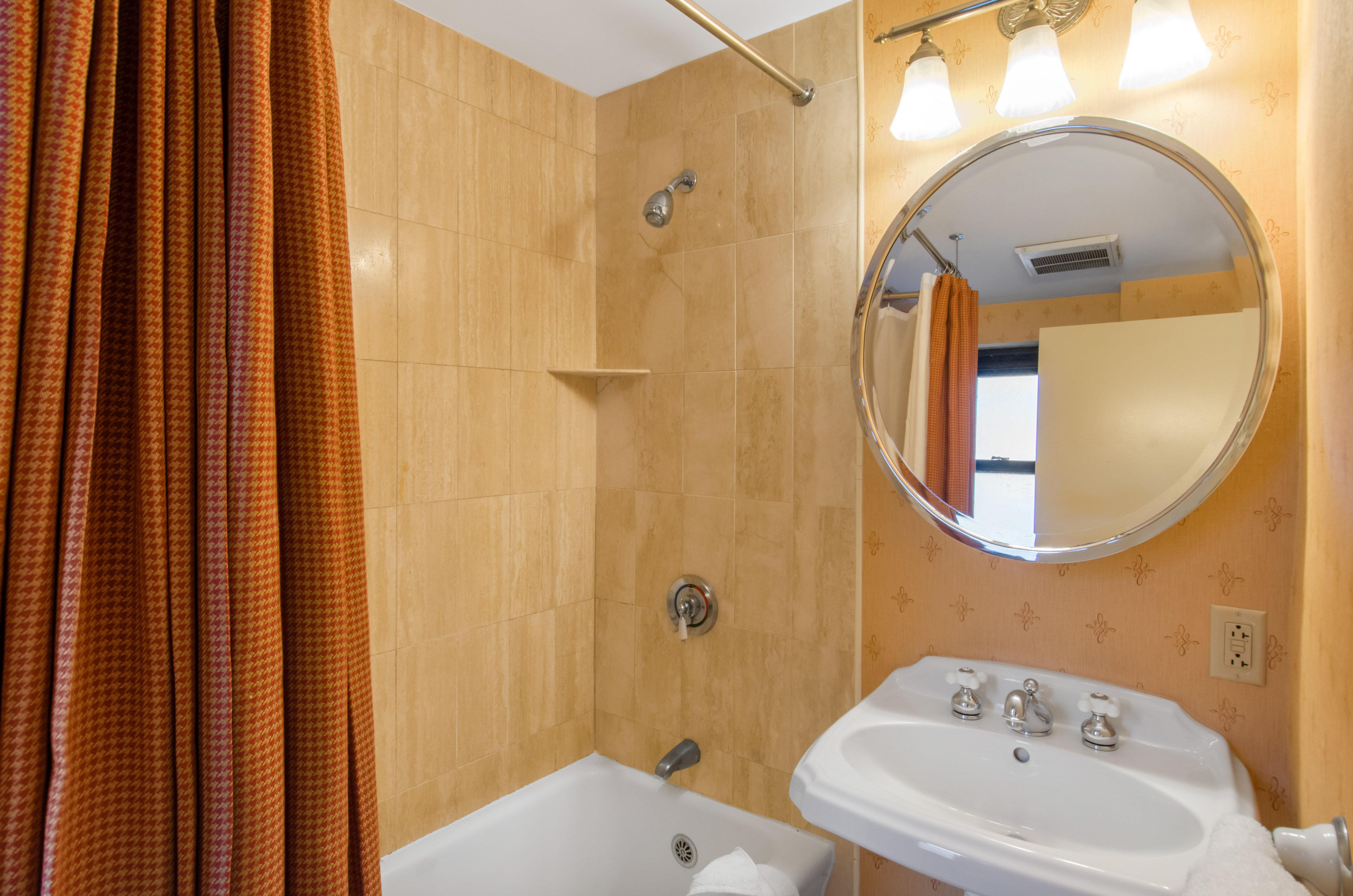 Room Deluxe Queen Bed