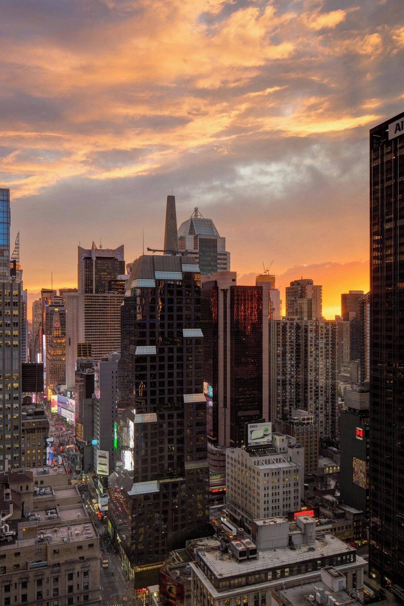 Quadruple Club City View