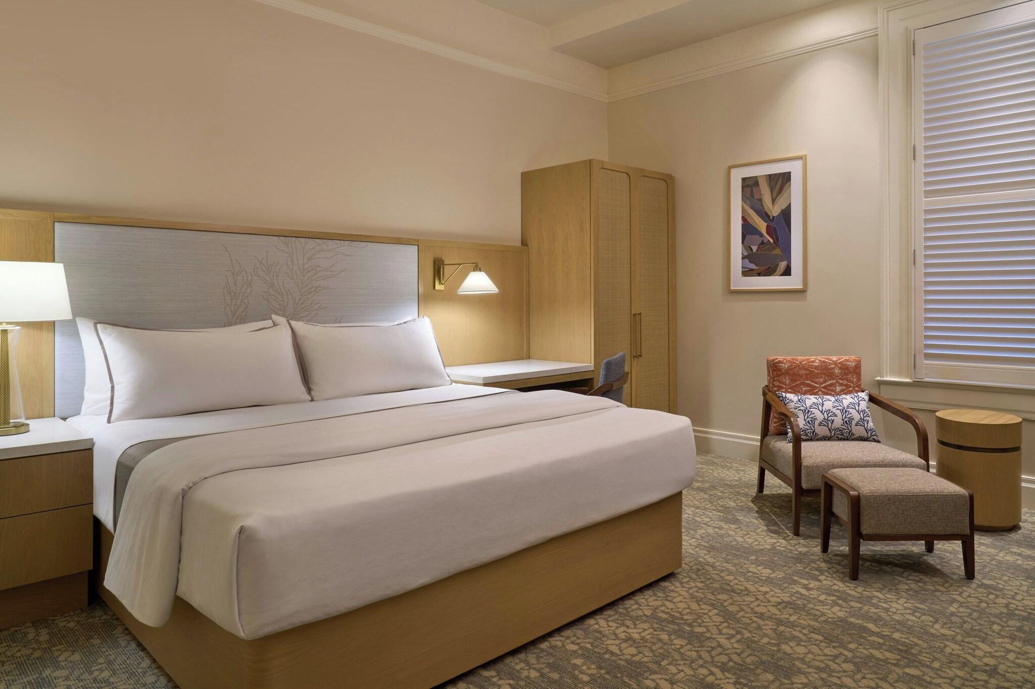 Double City View Queen Bed