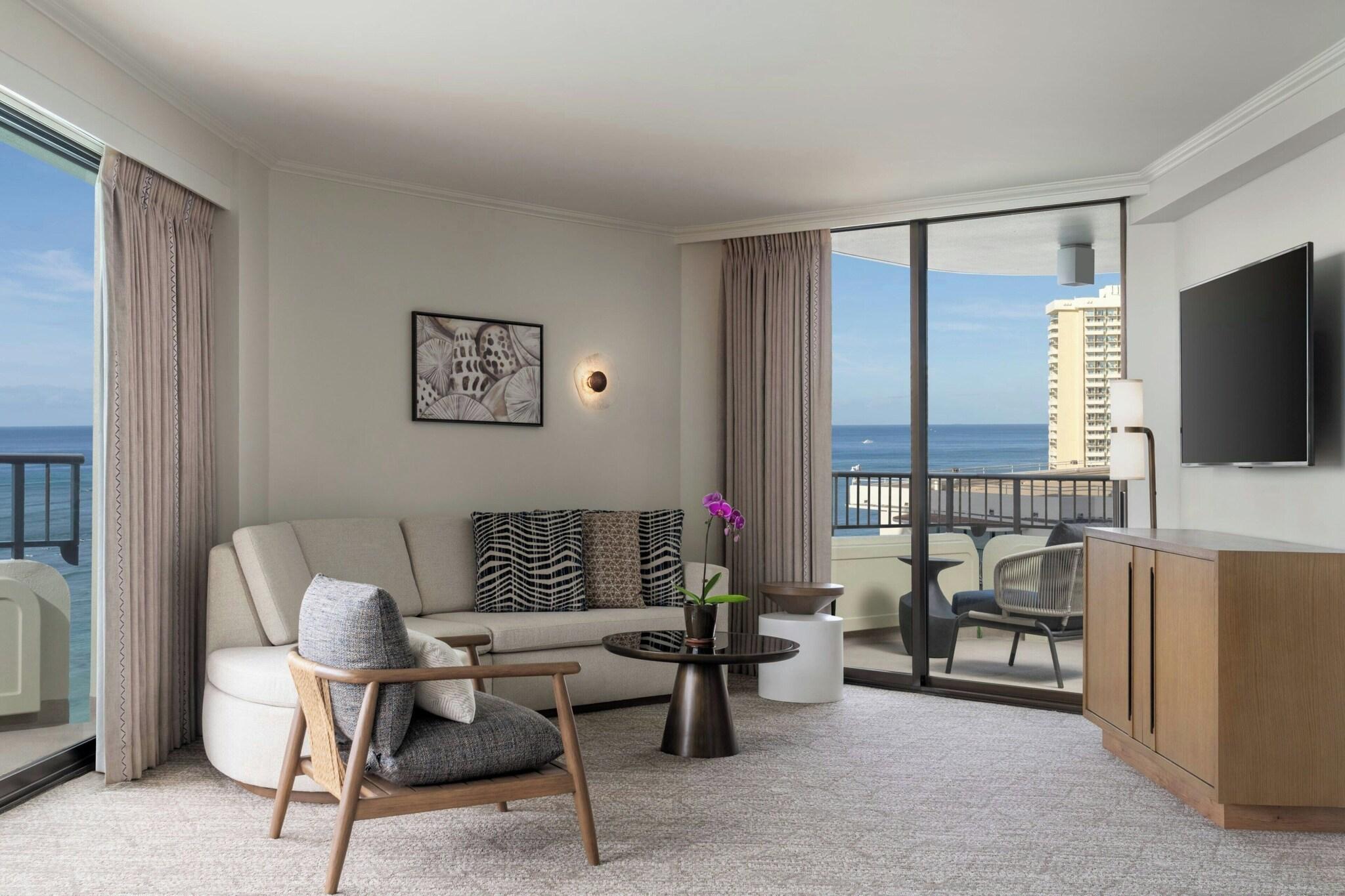 Suite Ocean Front King Bed