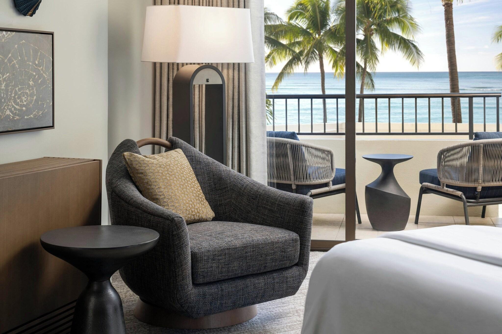 Quadruple Ocean View Queen Bed