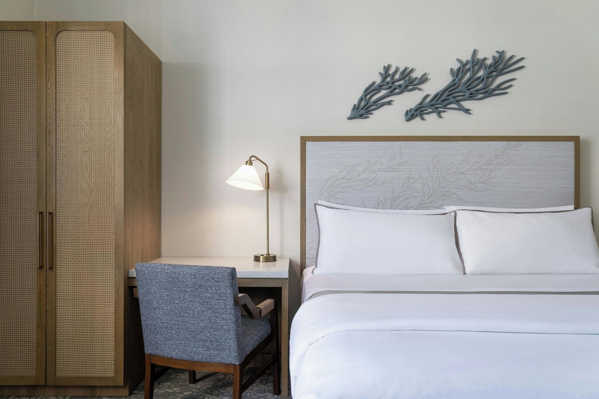 Suite Ocean View King Bed