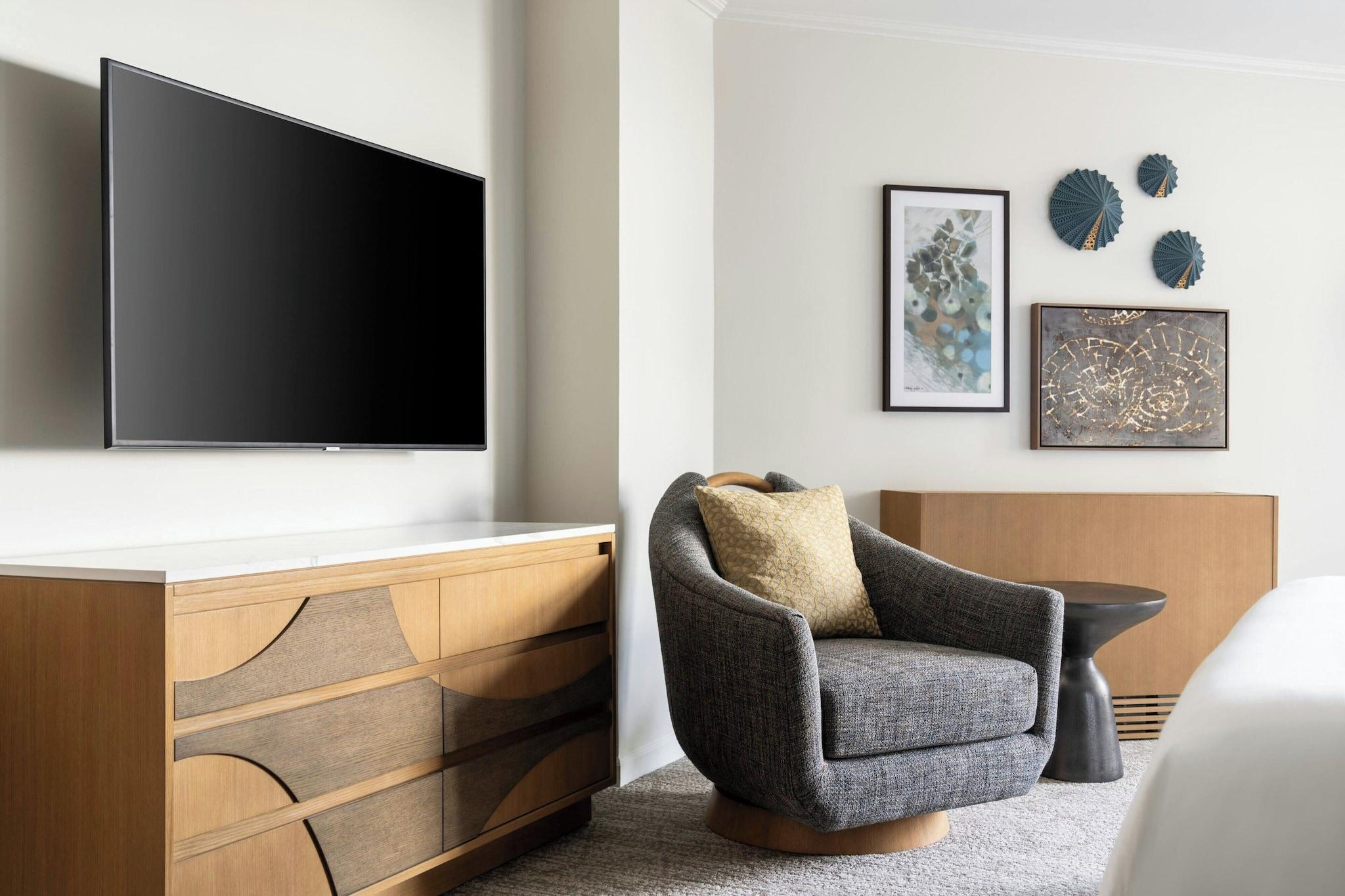 Double City View King Bed