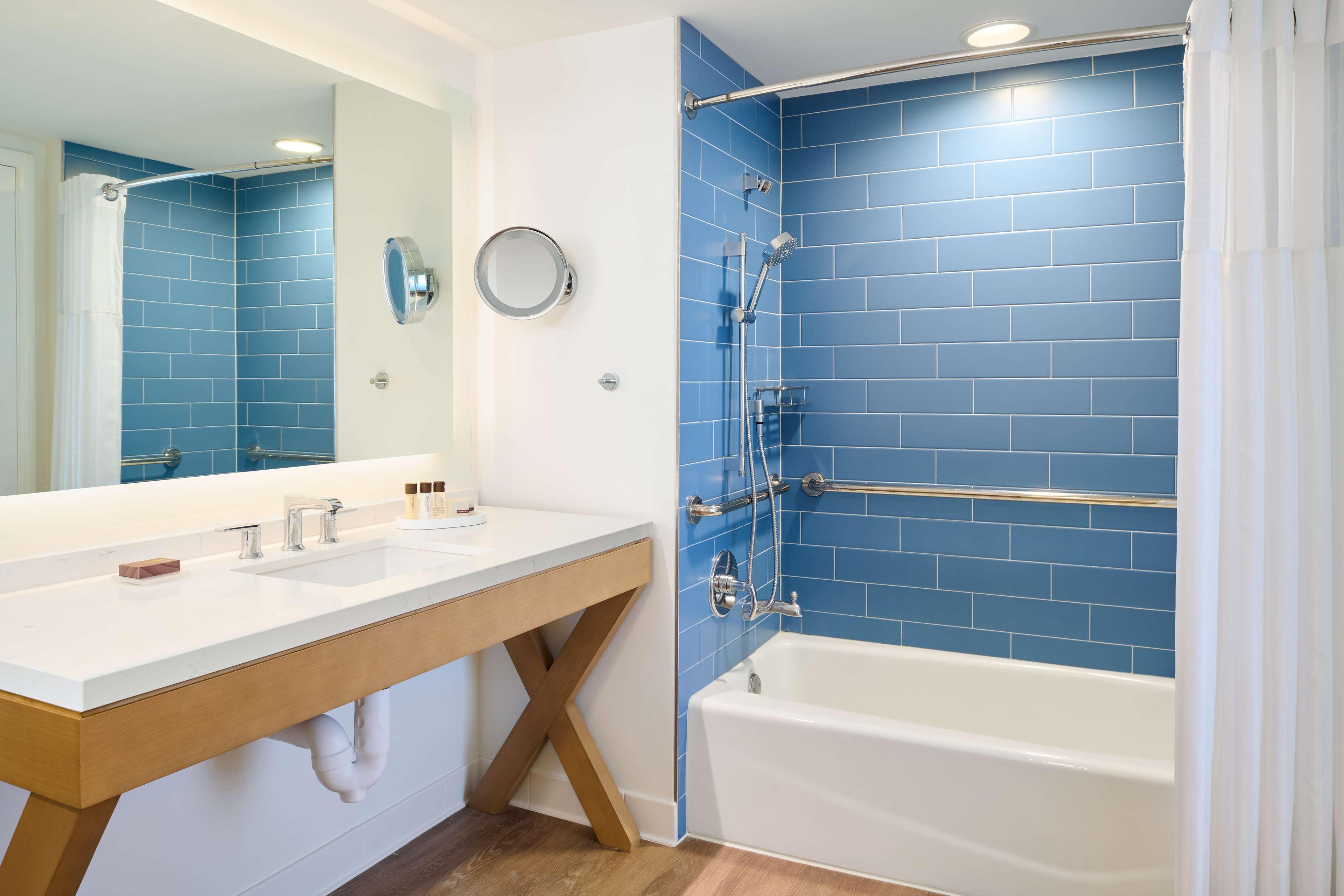 Double Partial Ocean View King Bed