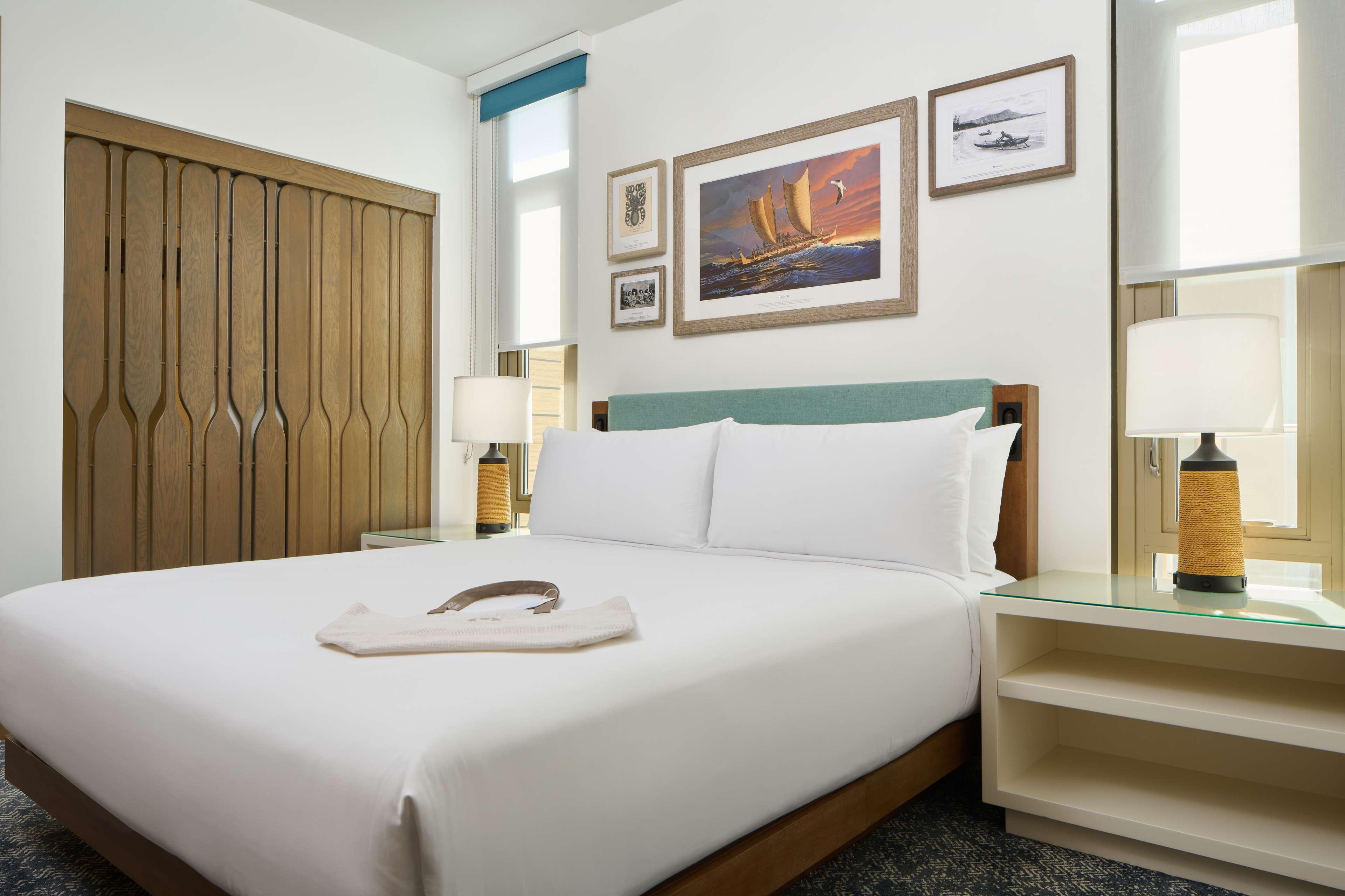 Double City View Queen Bed