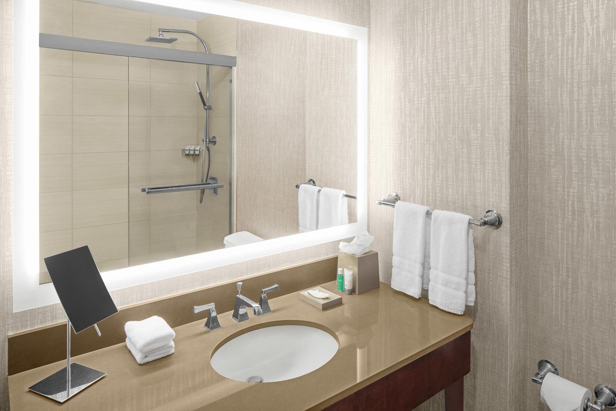 Double Deluxe King Bed