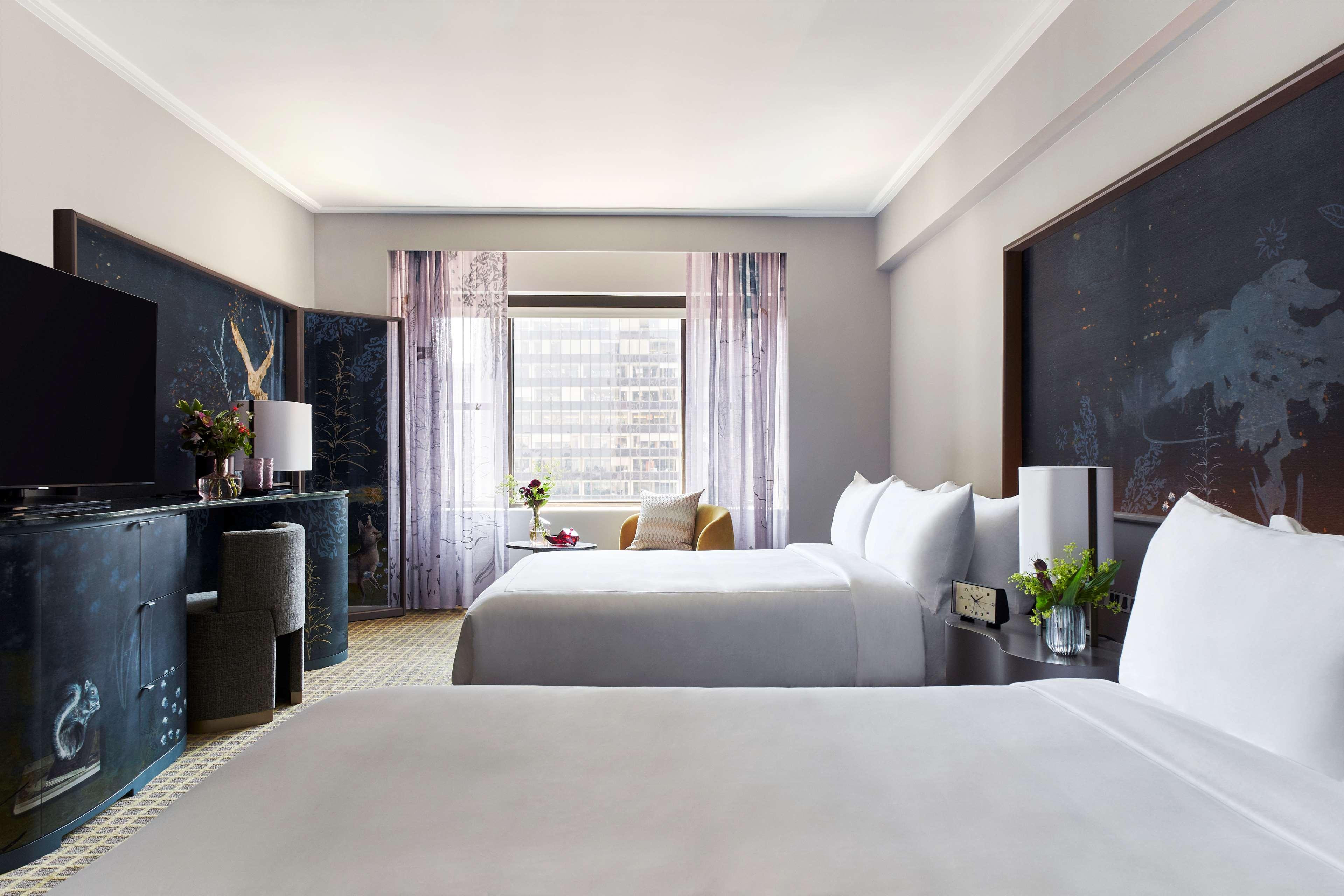 Room Queen Size Bed