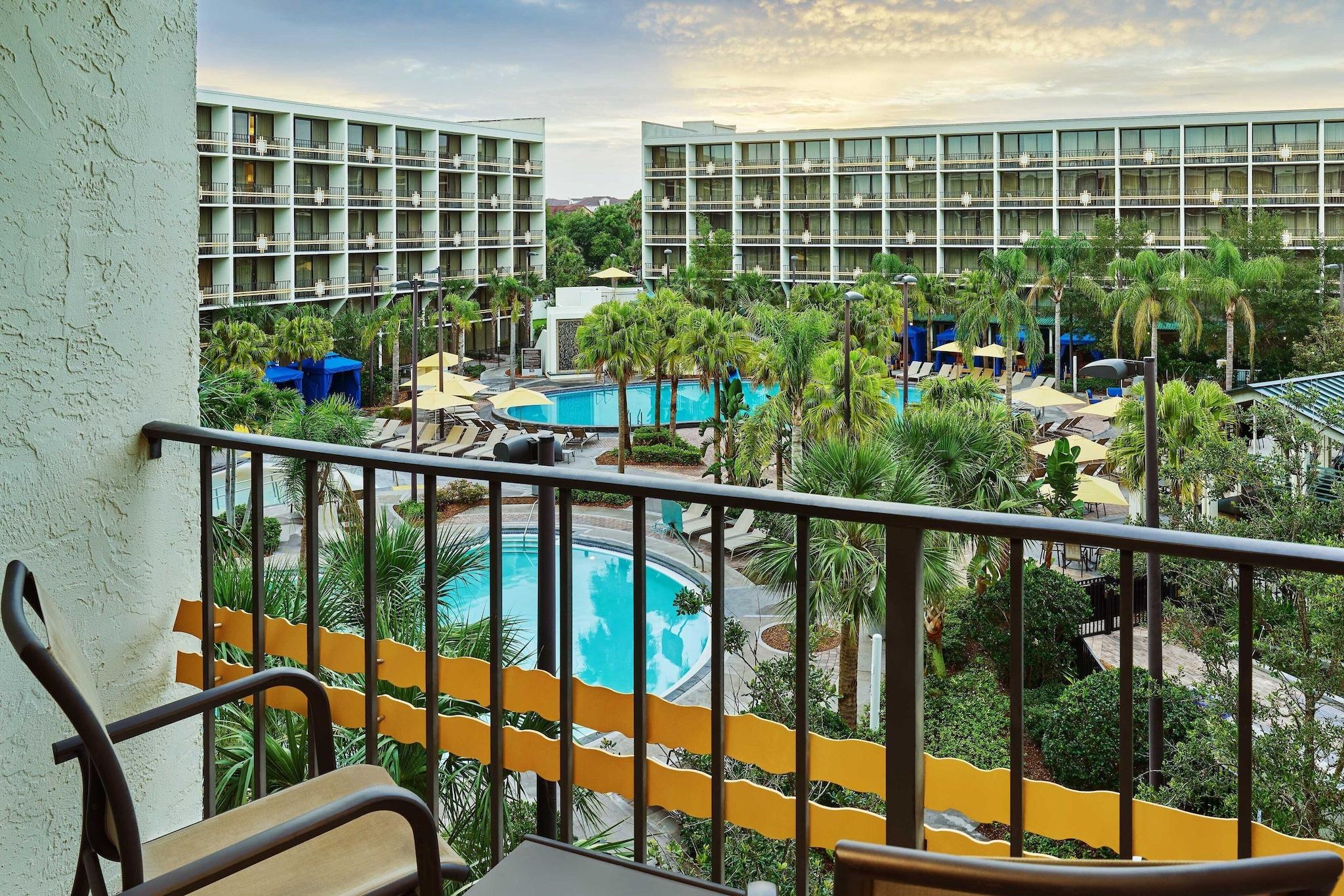 Suite Pool View