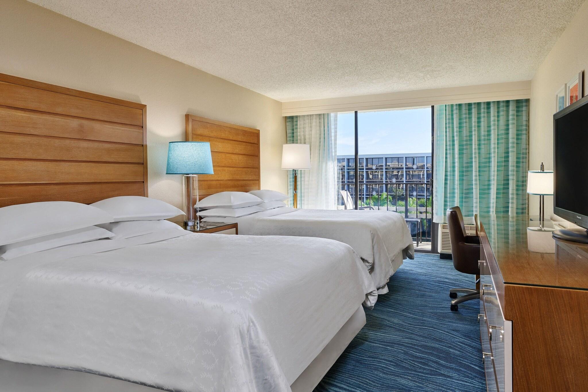 Suite Pool View