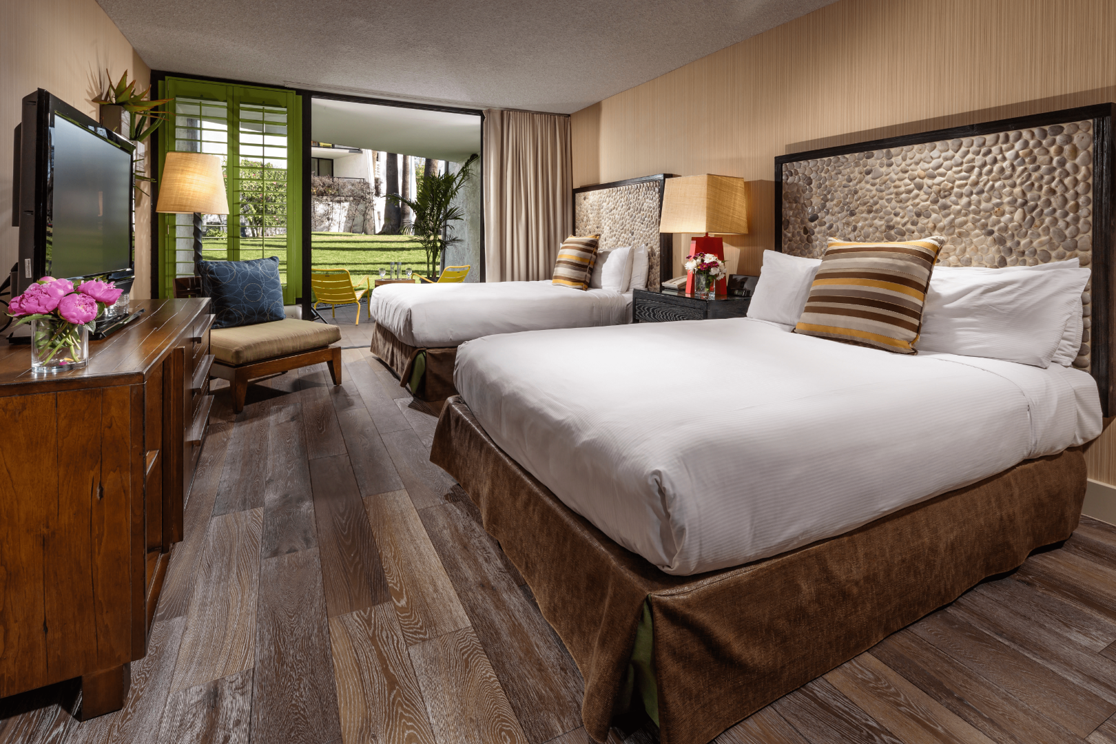 Double Two Queen Beds Non Smoking