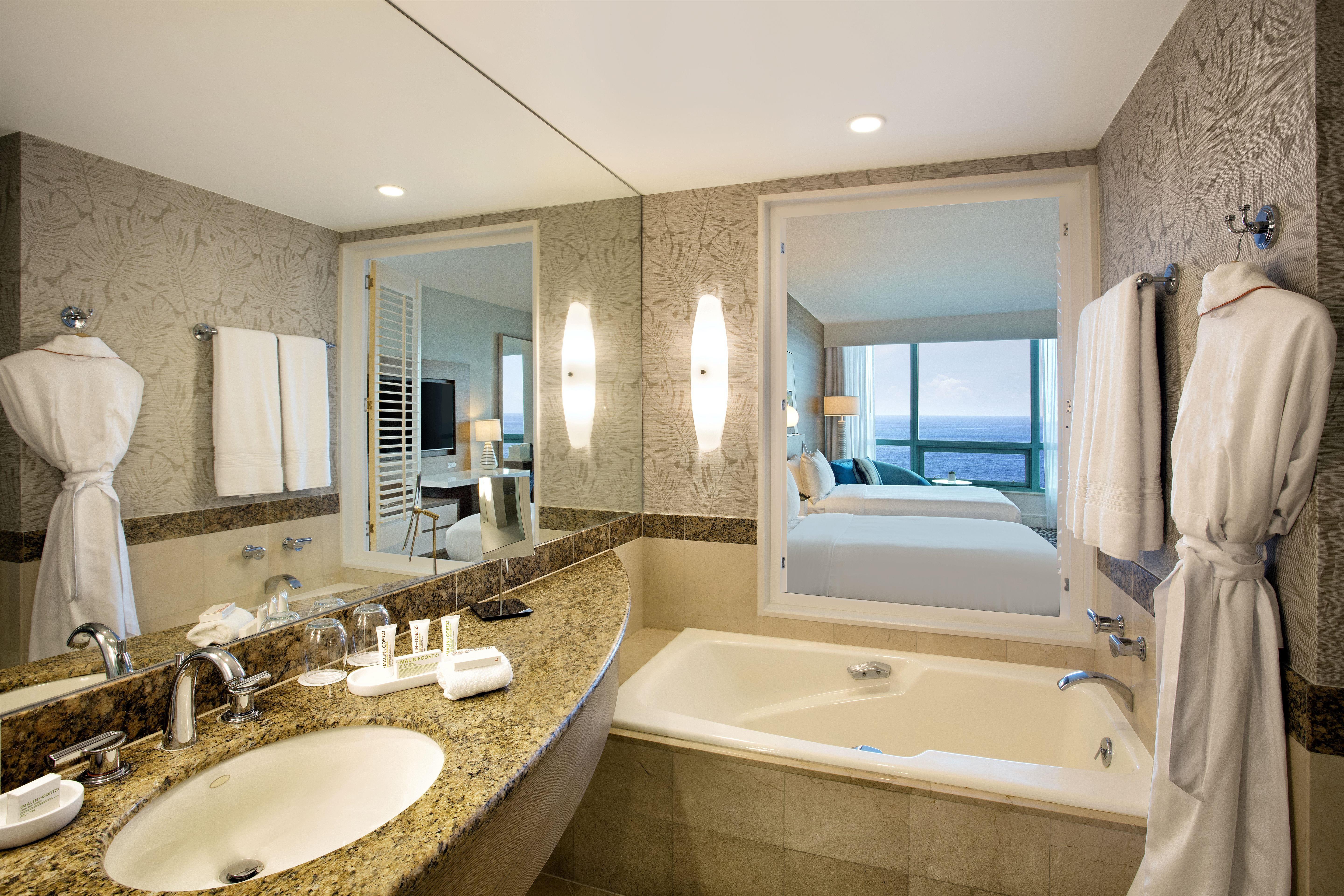 Room Ocean Front