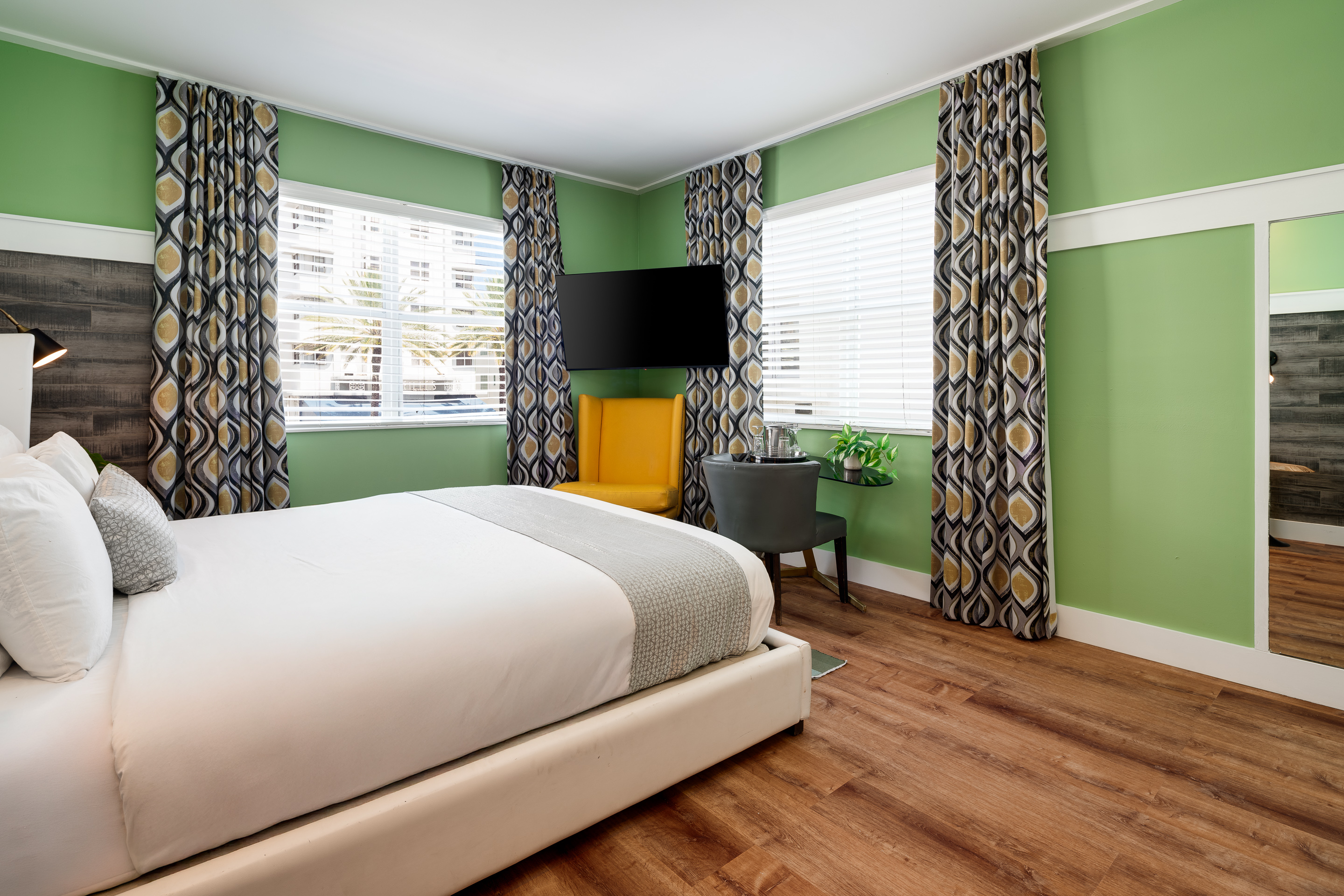 Double King Bed One Bedroom 