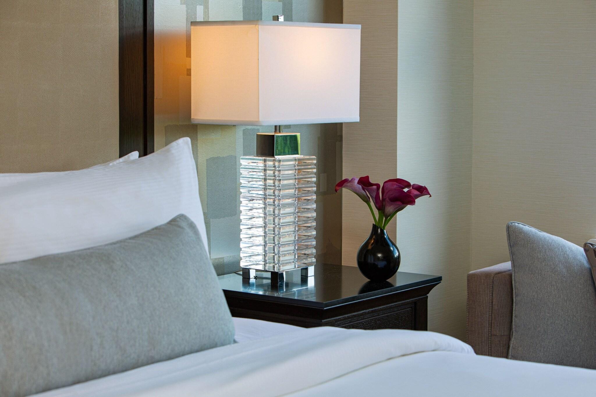 Suite Deluxe King Bed