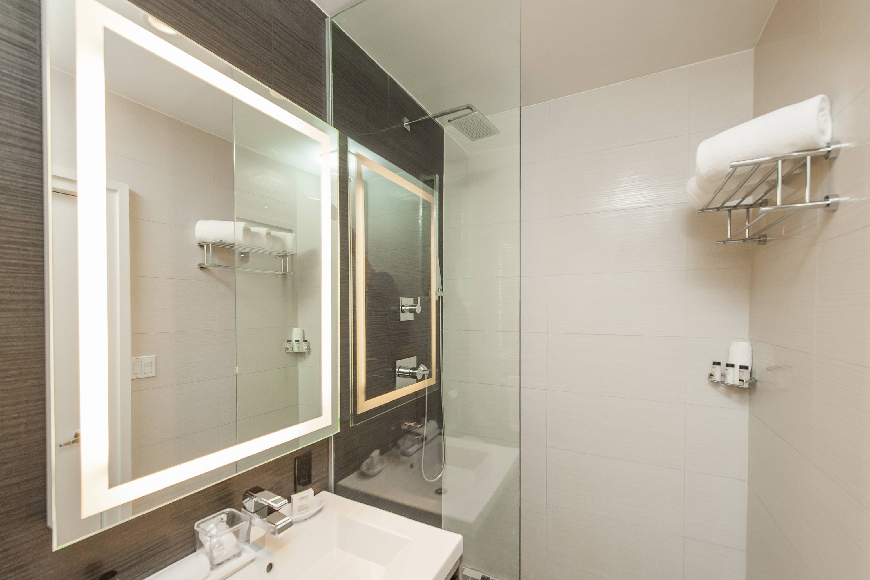 Room Deluxe Two Double Beds