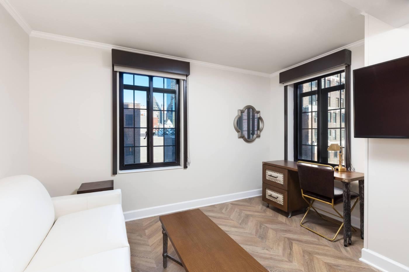 Suite Queen Size Bed