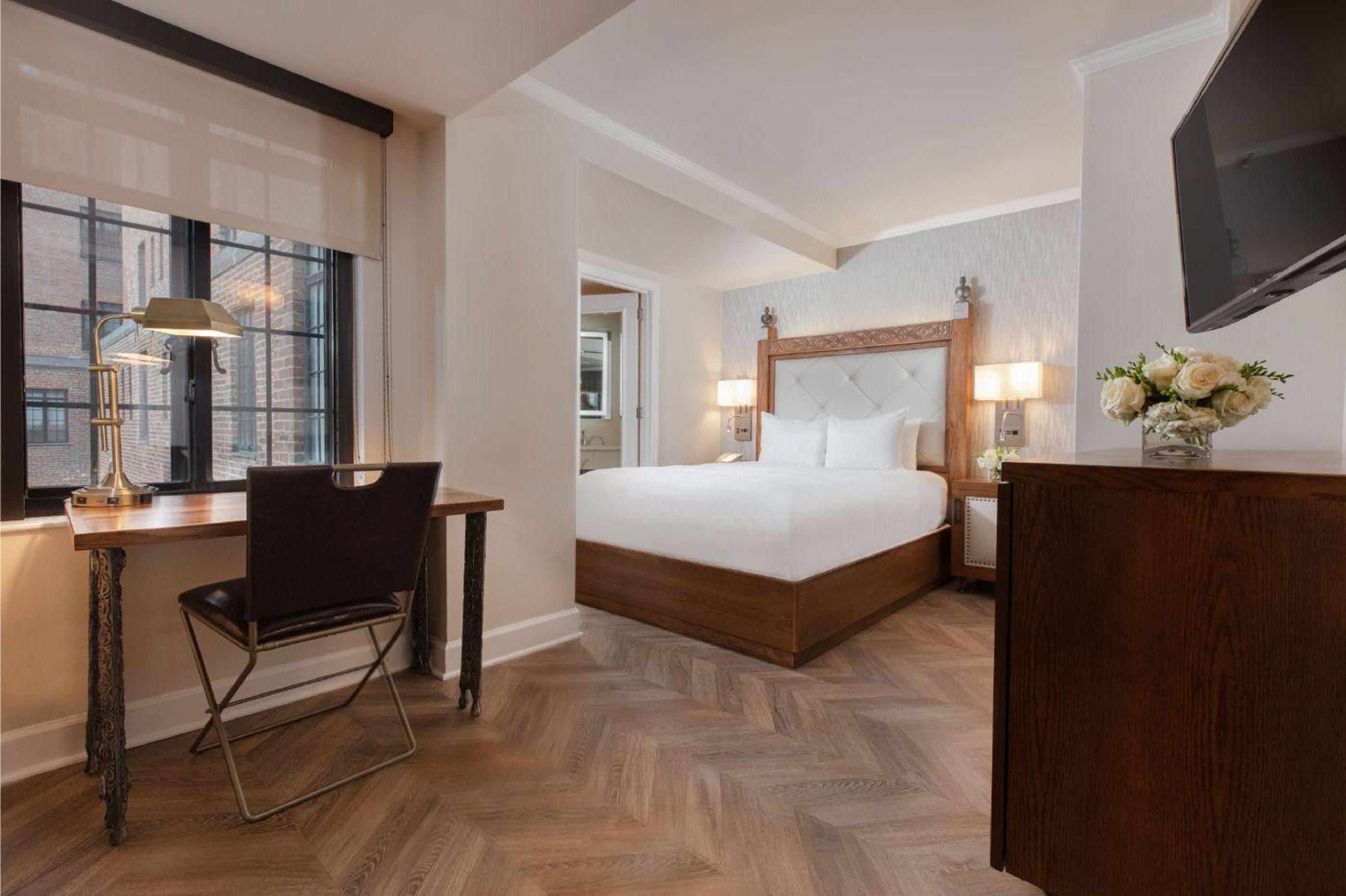 Suite Queen Size Bed