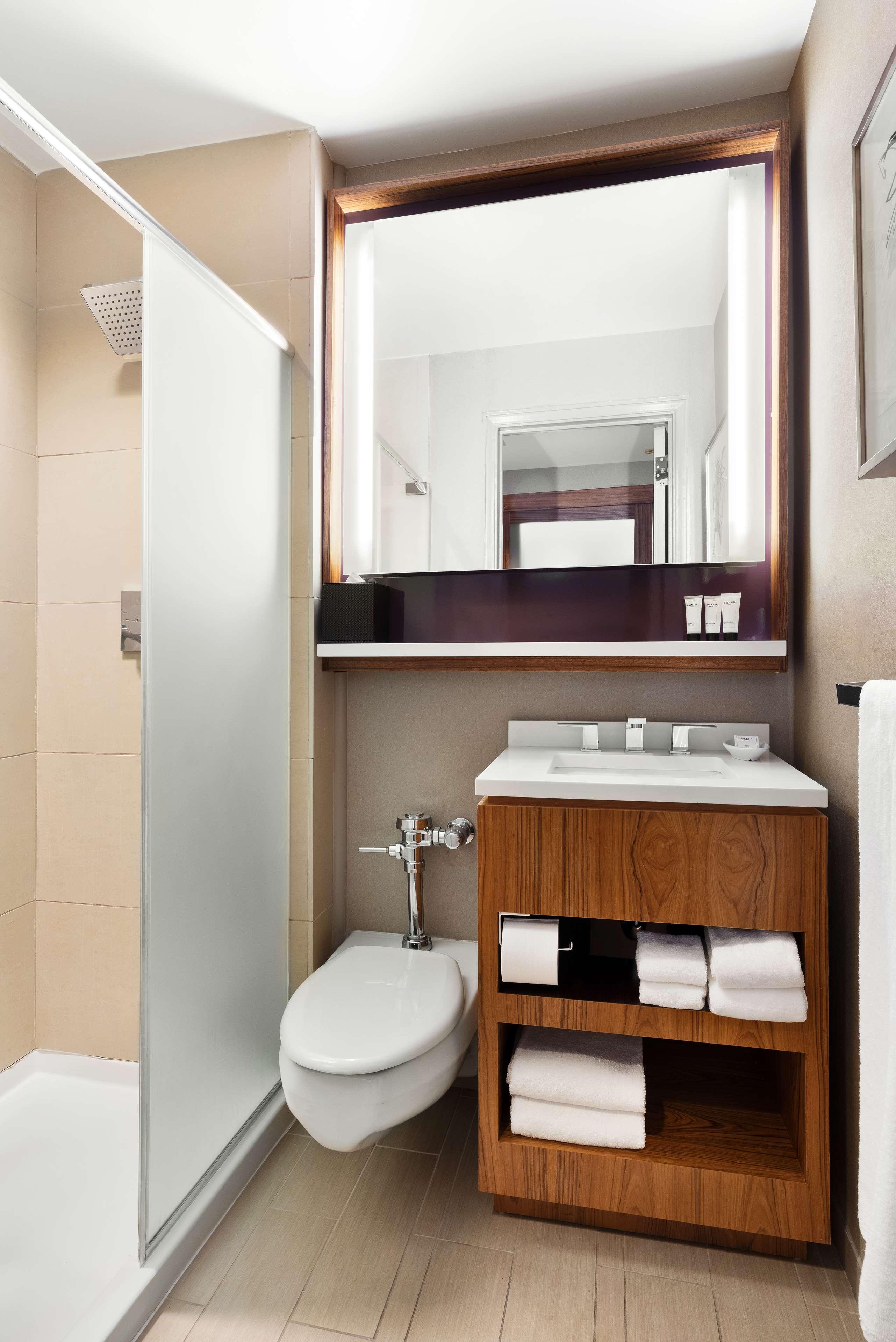 Double City View King Bed