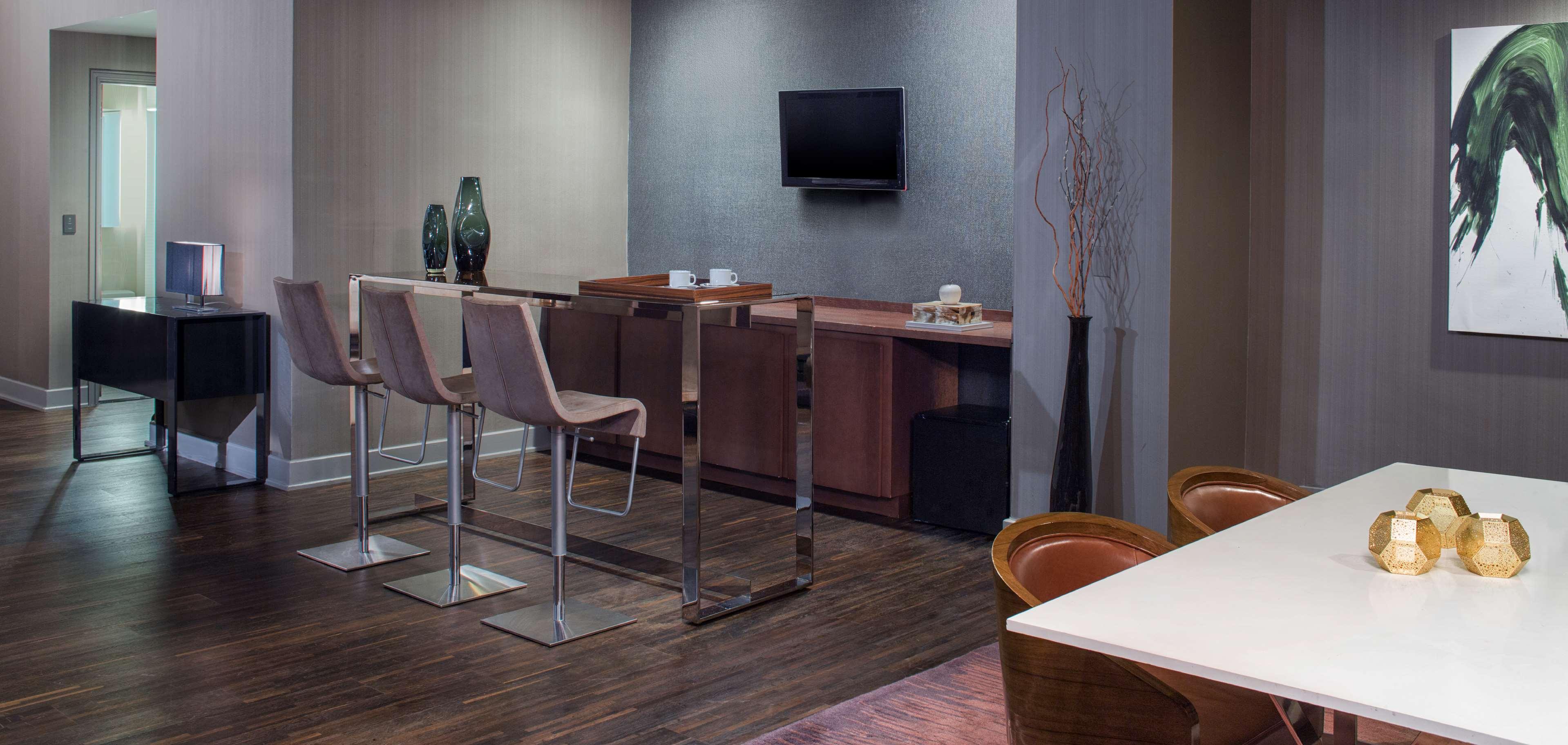 Double Queen Bed Non Smoking