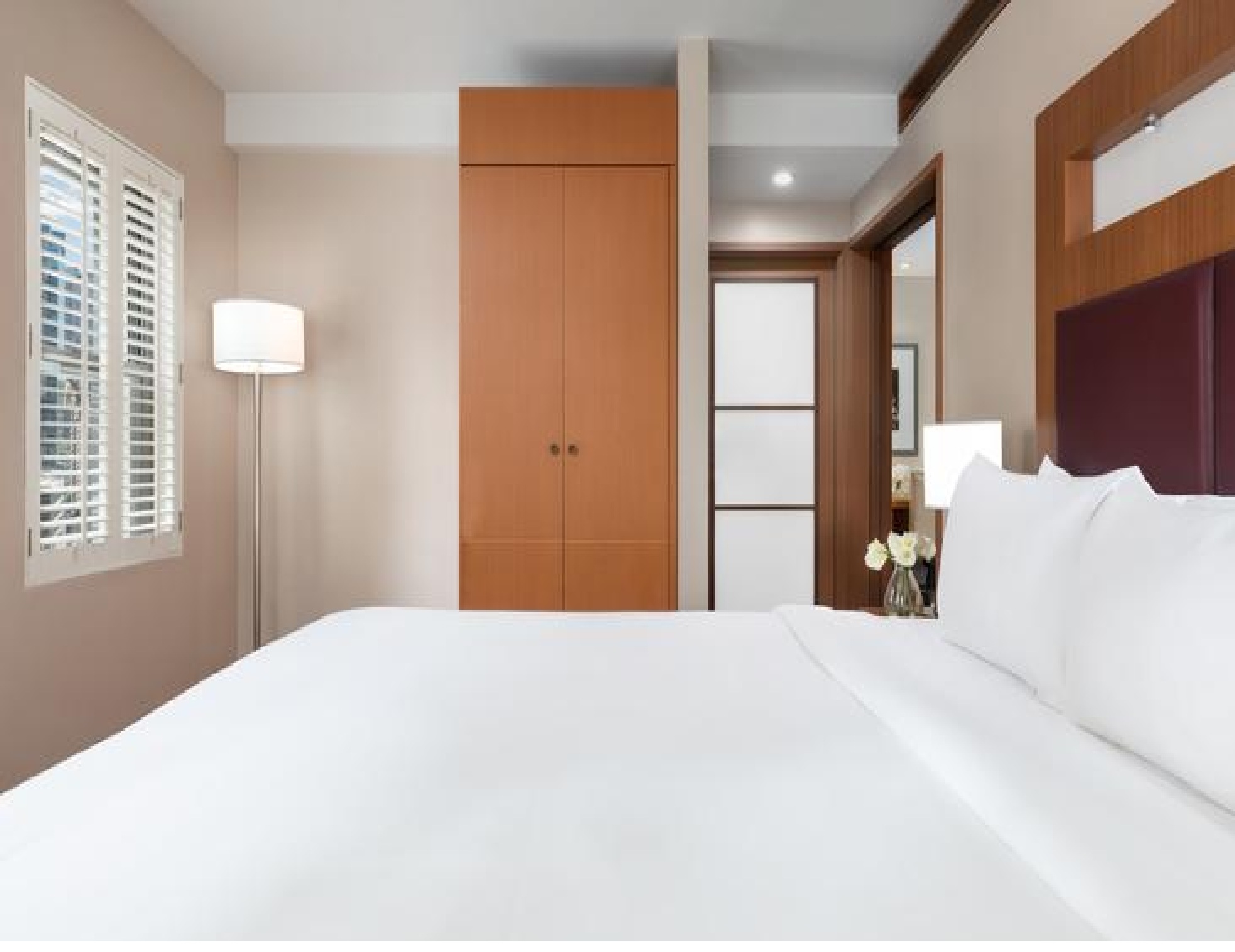 Suite King Size Bed
