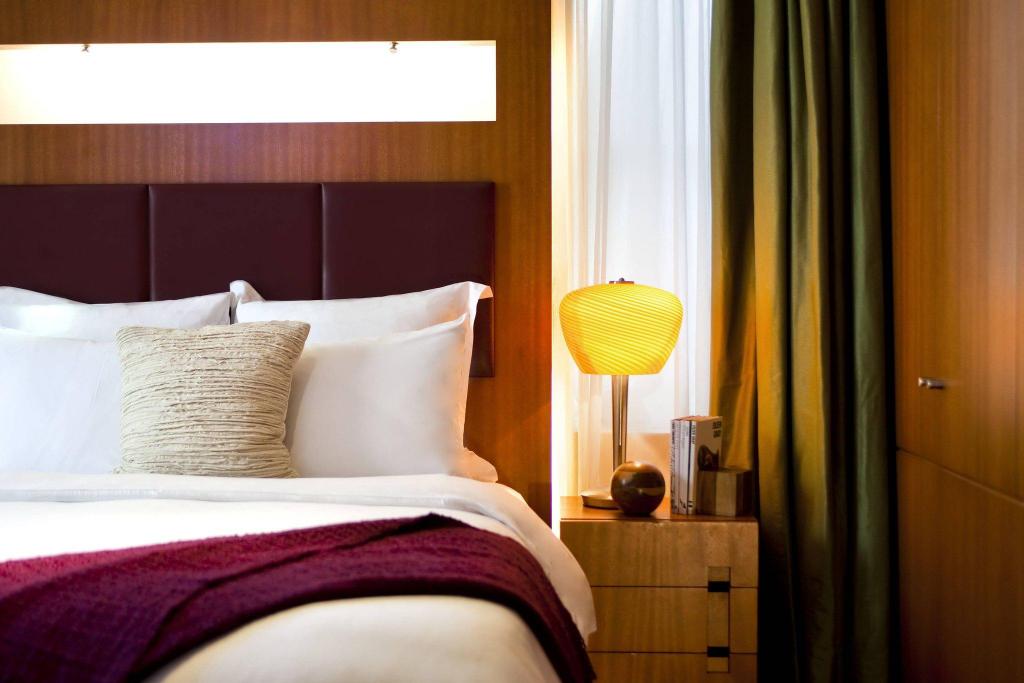 Junior Suite King Size Bed