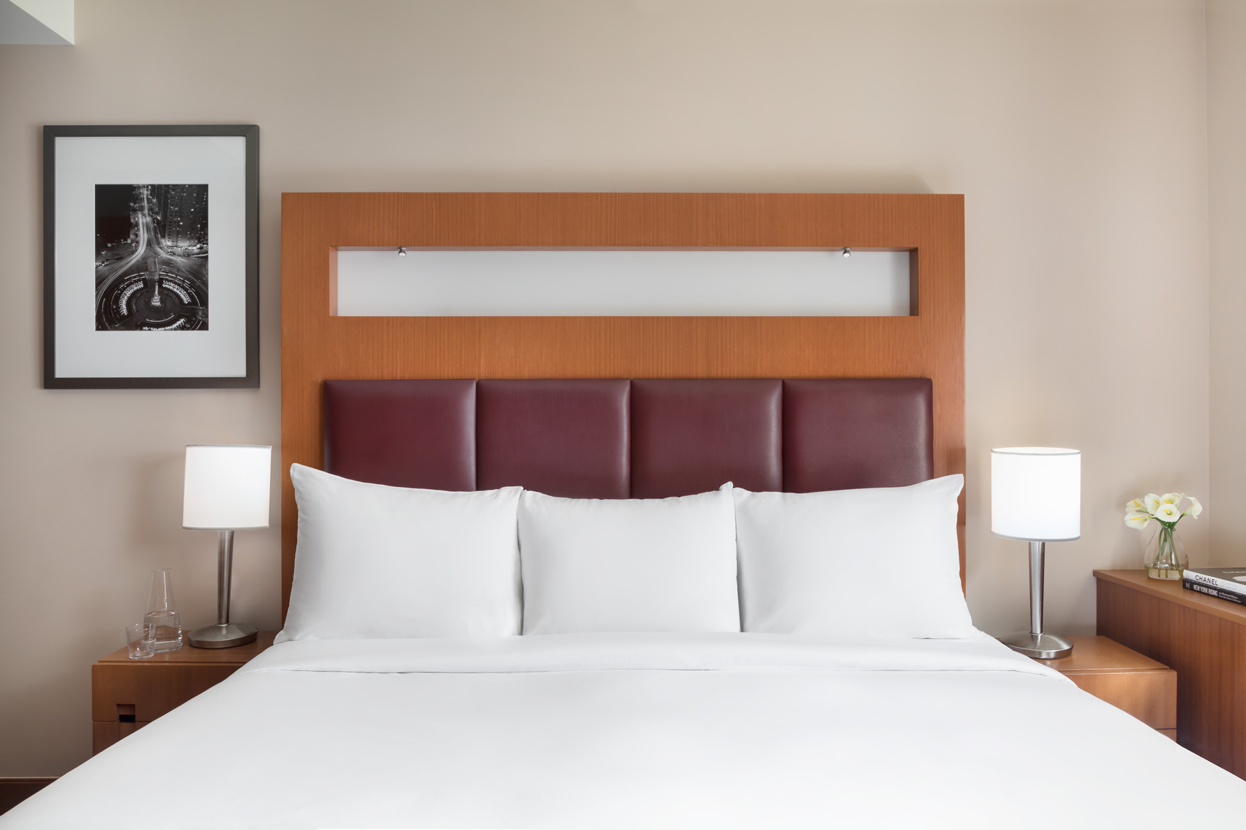 Suite Accessible King Size Bed