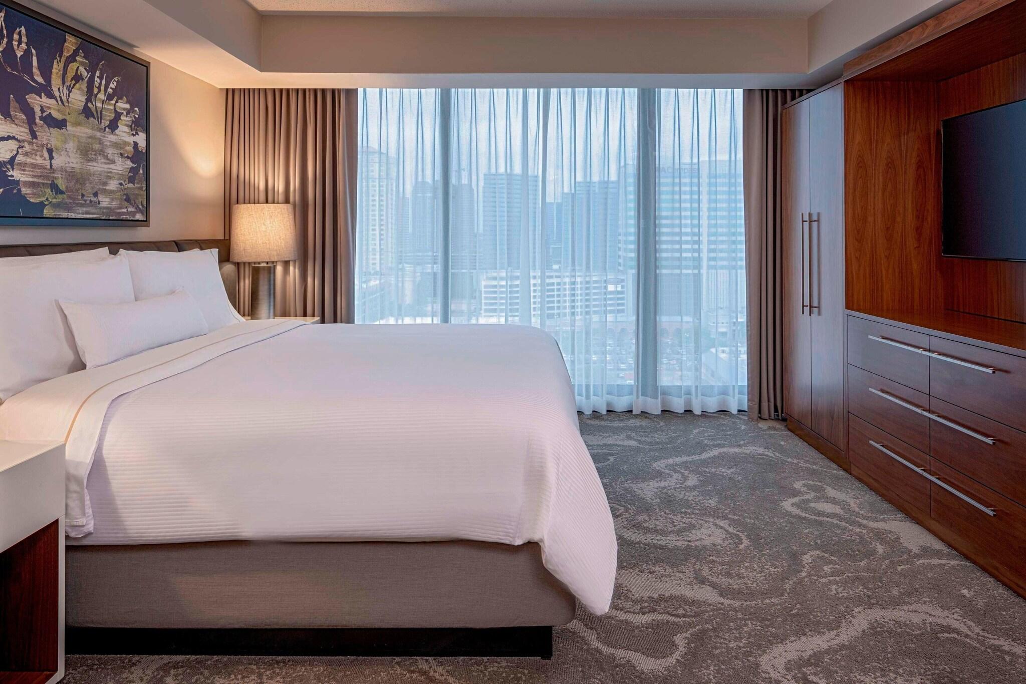 Double Deluxe King Bed