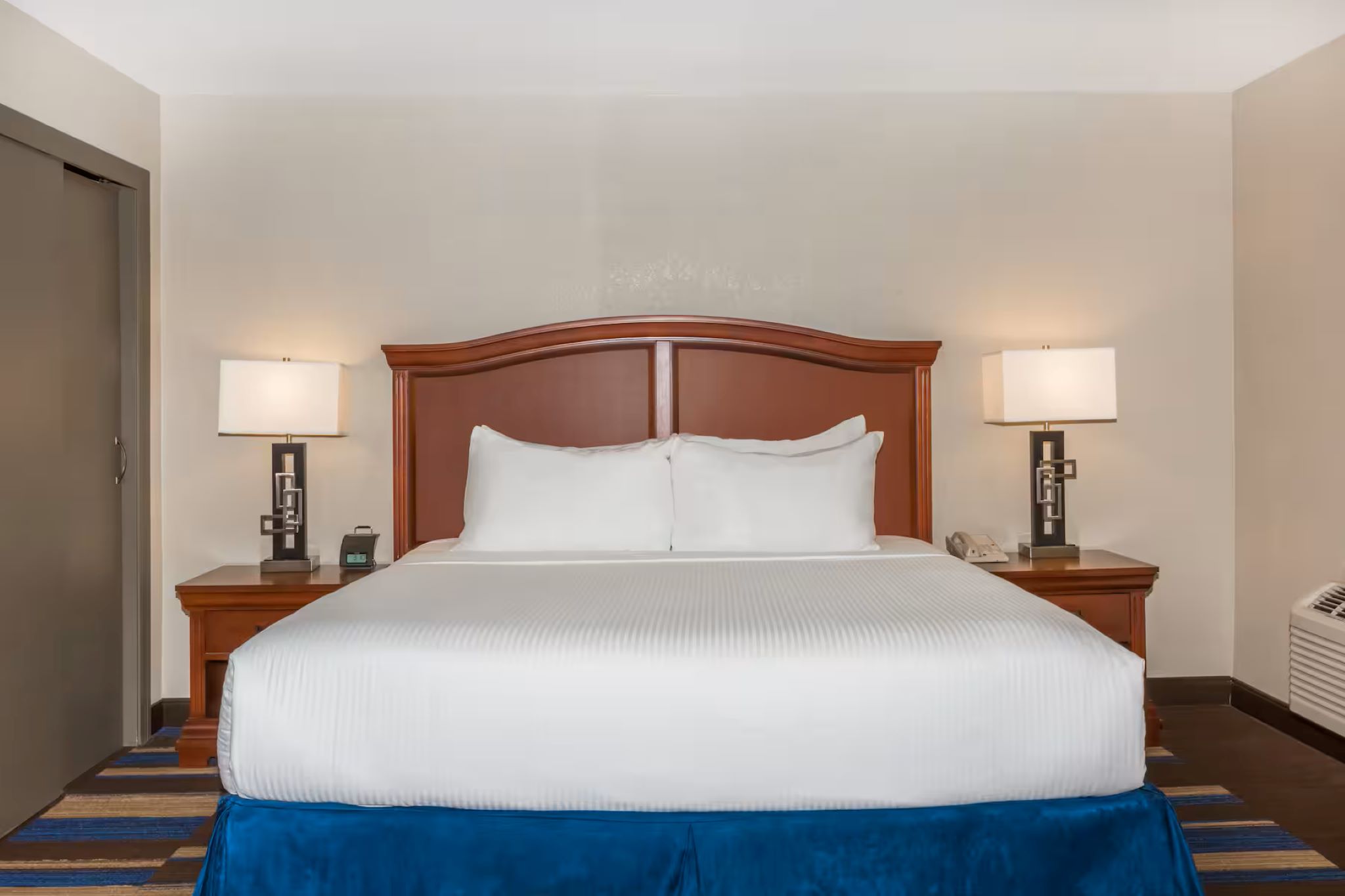 Room King Bed Non Smoking