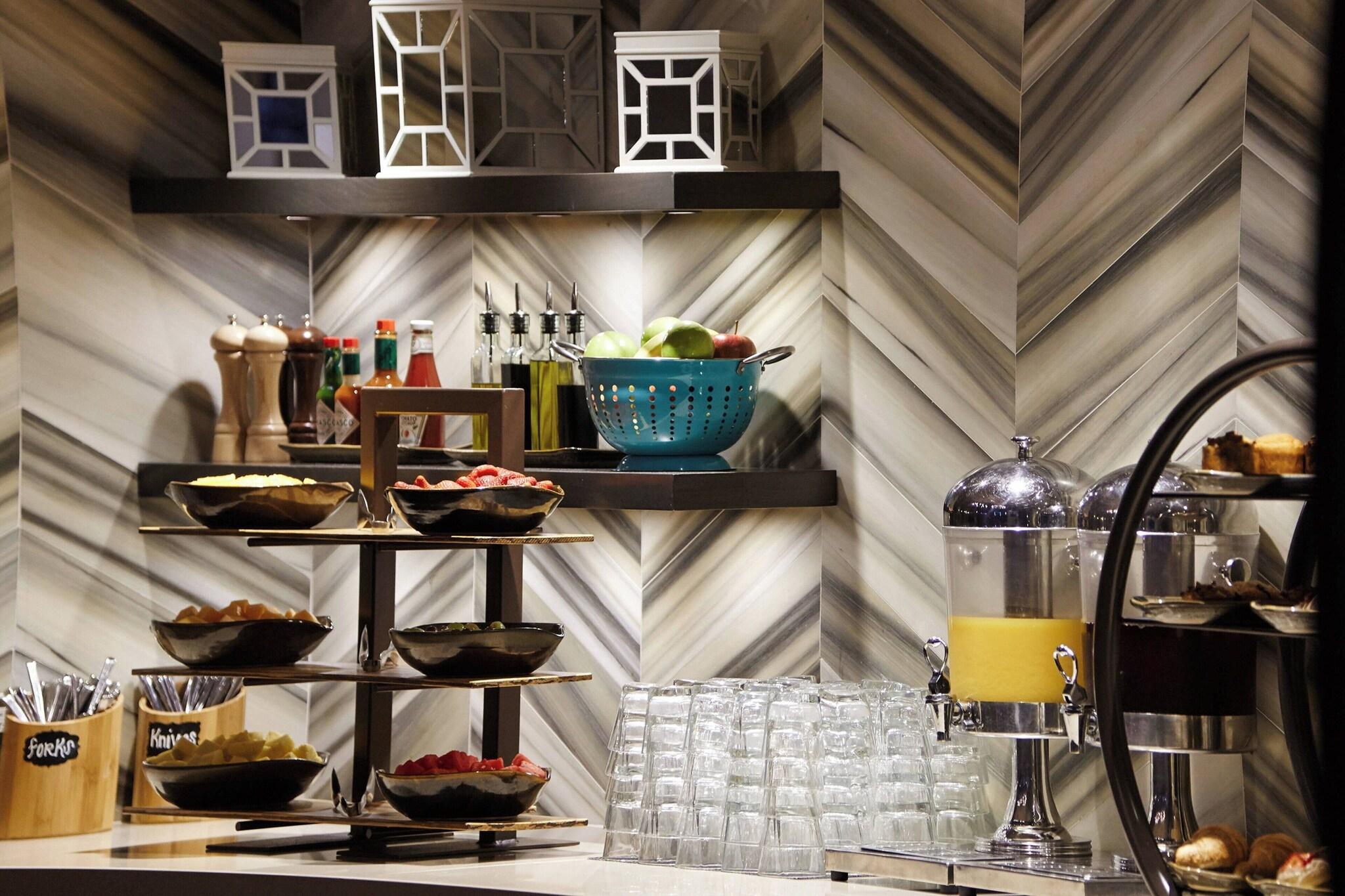 Double Club King Bed