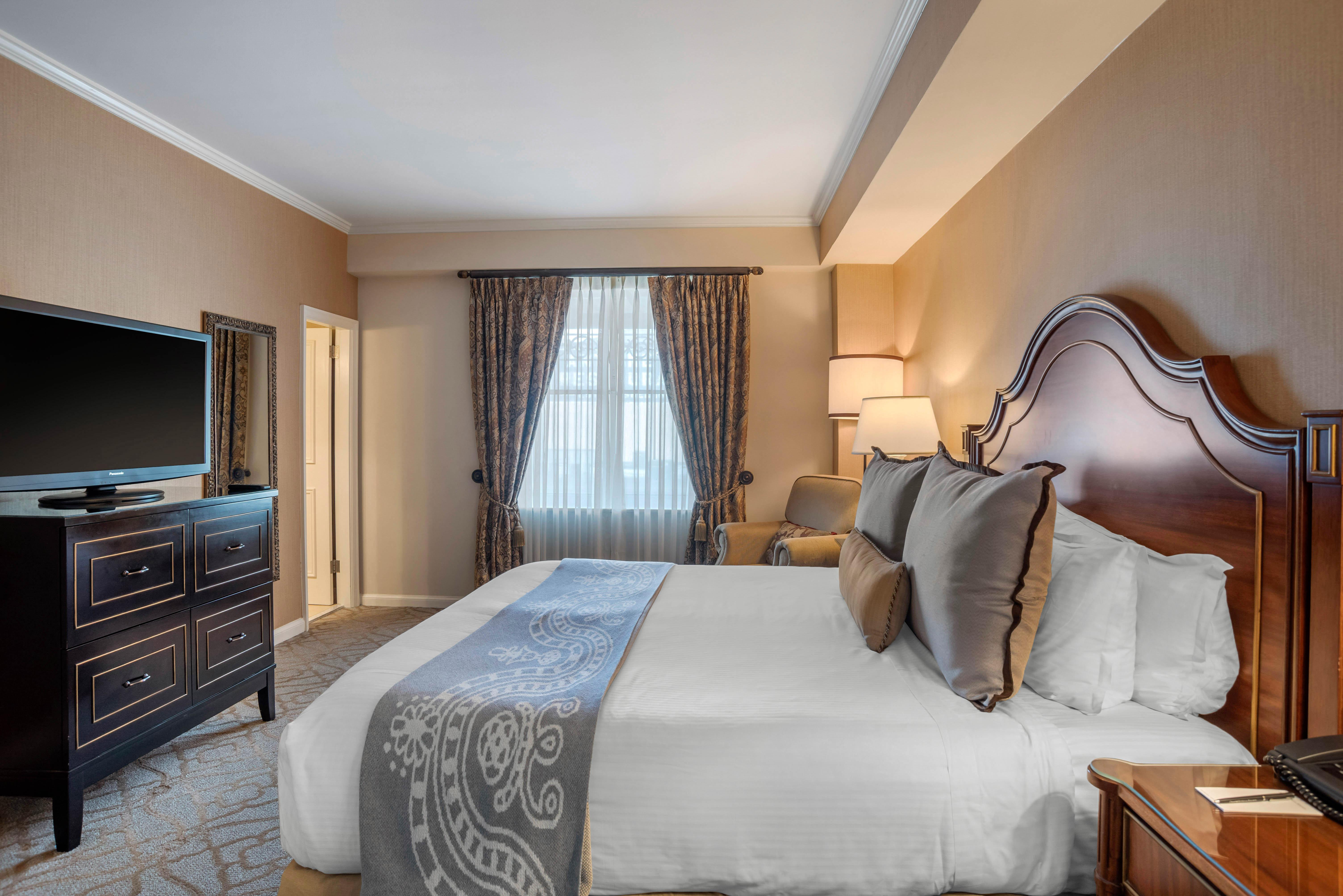 Suite King Bed One Bedroom 