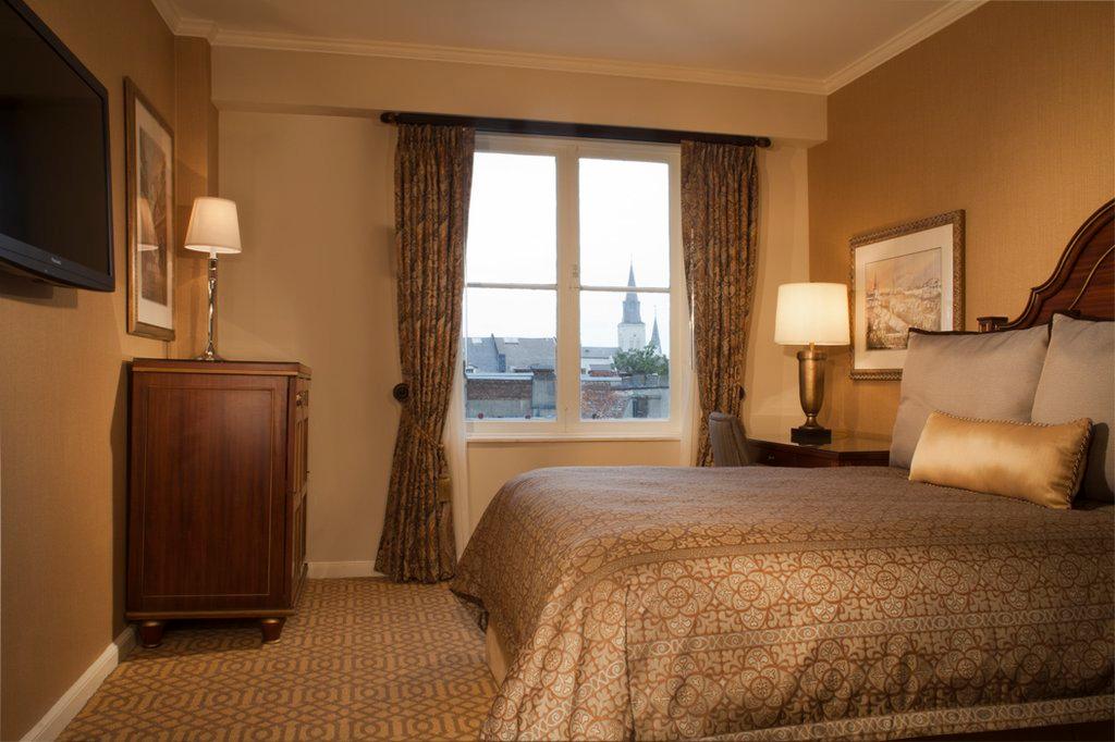 Double Deluxe Queen Bed