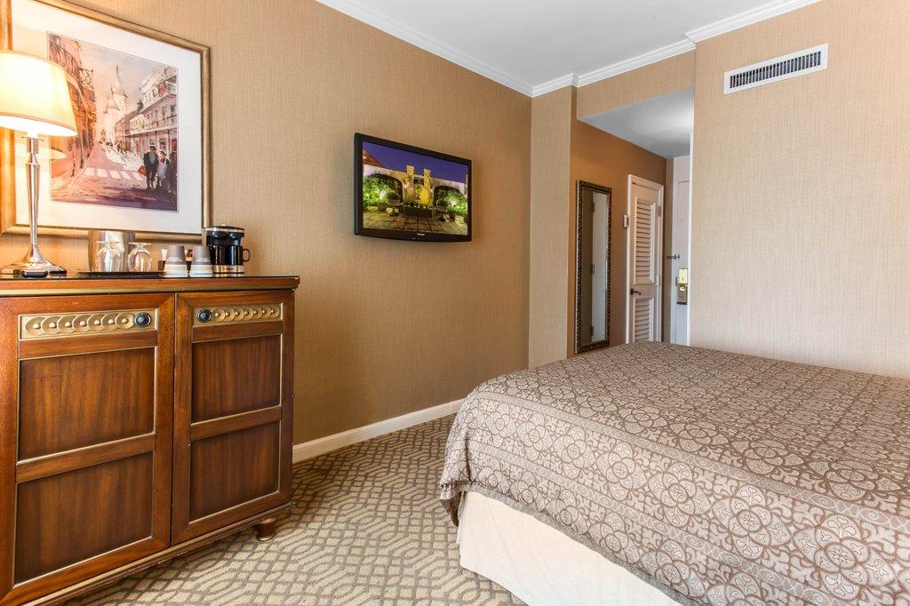 Double Deluxe Queen Bed