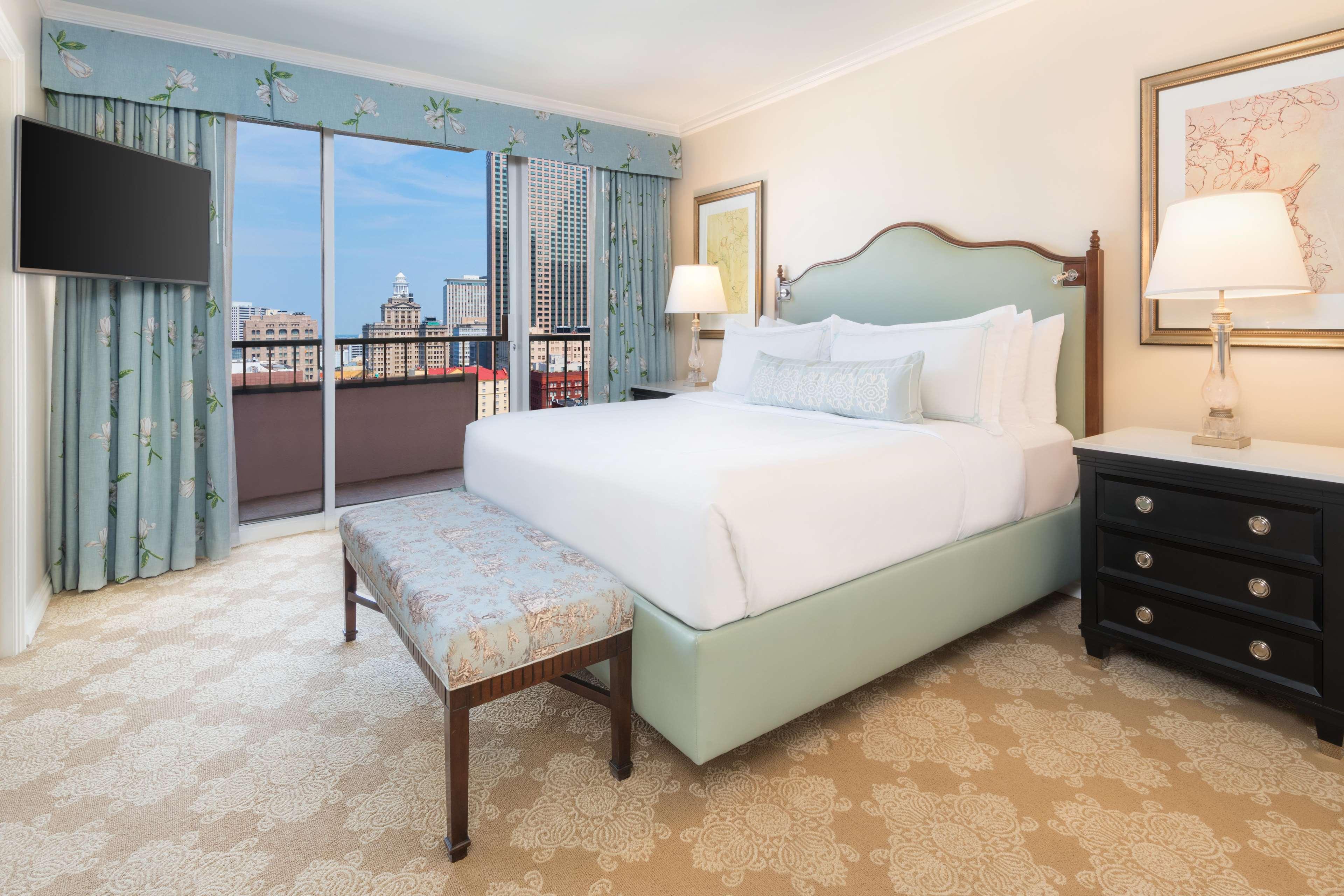 Suite Deluxe King Bed