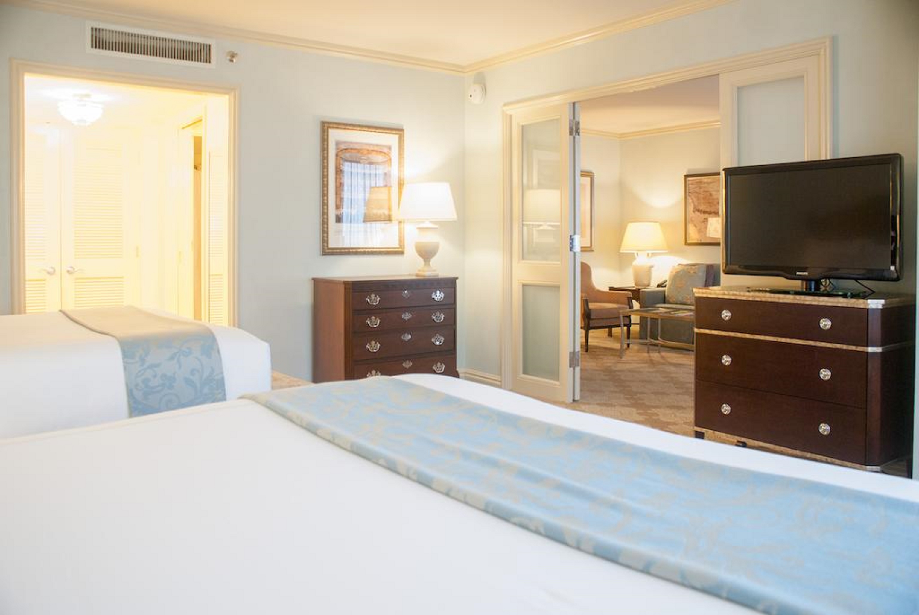 Double Classic Queen Bed