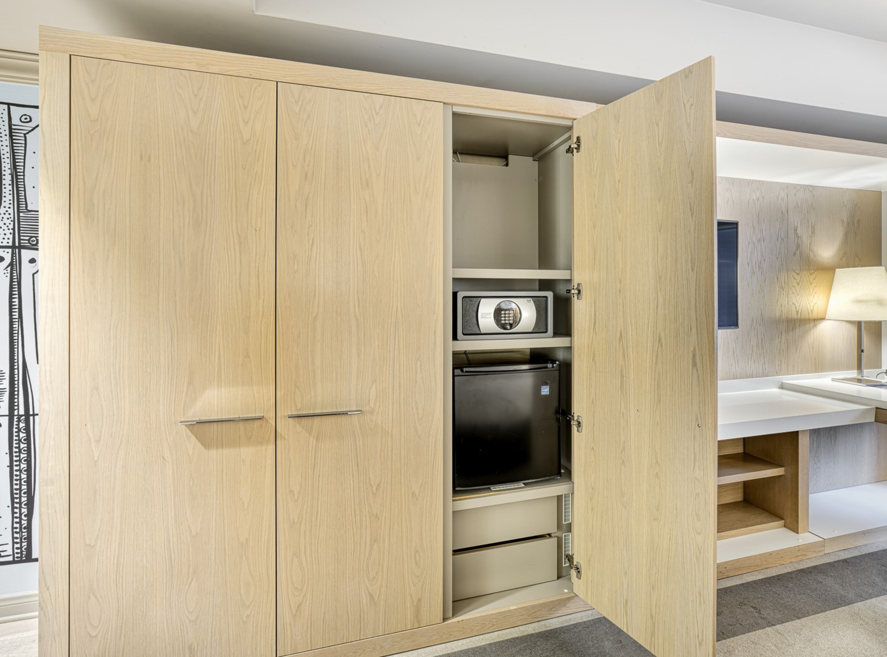 Suite Business King Bed