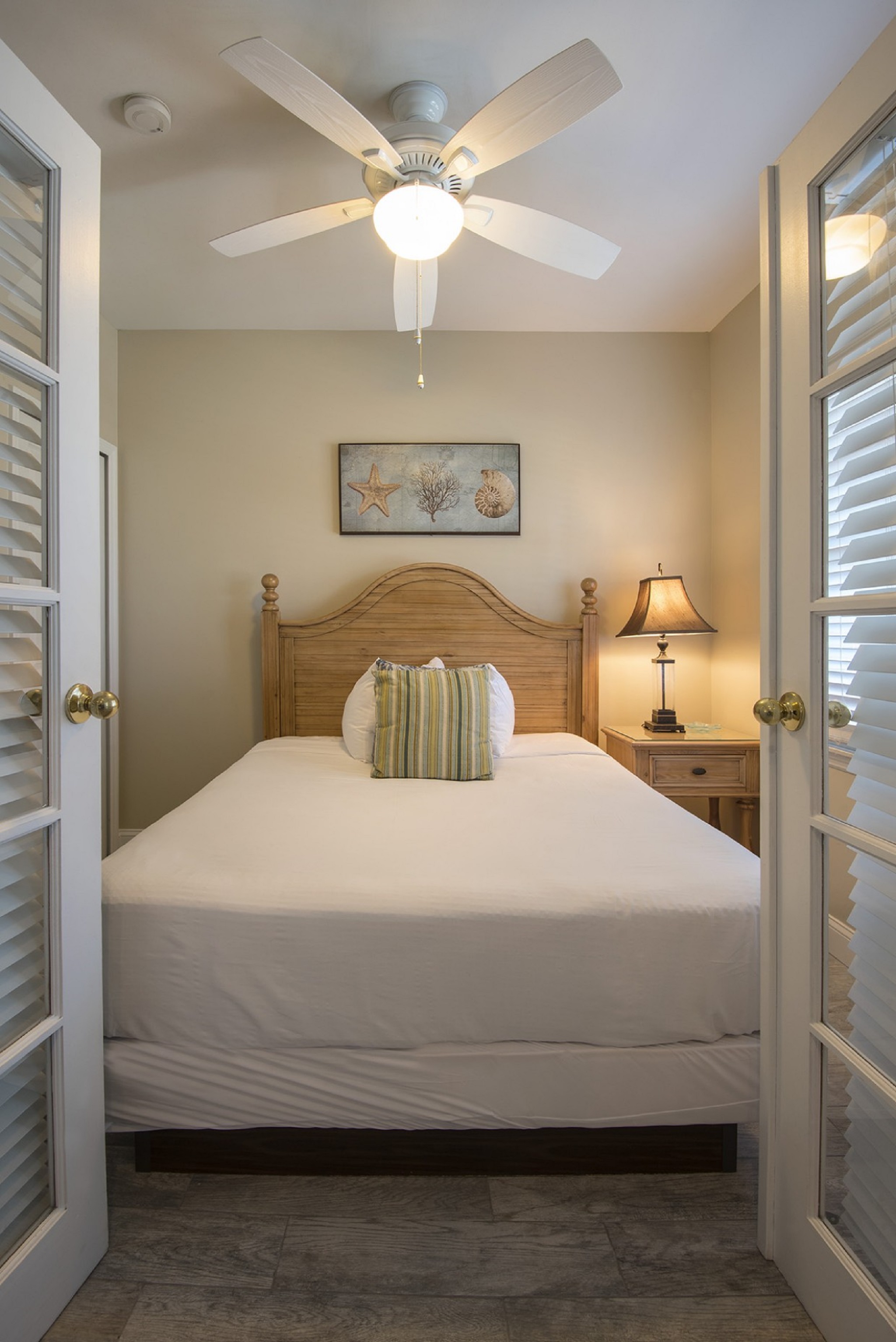 Room King Size Bed