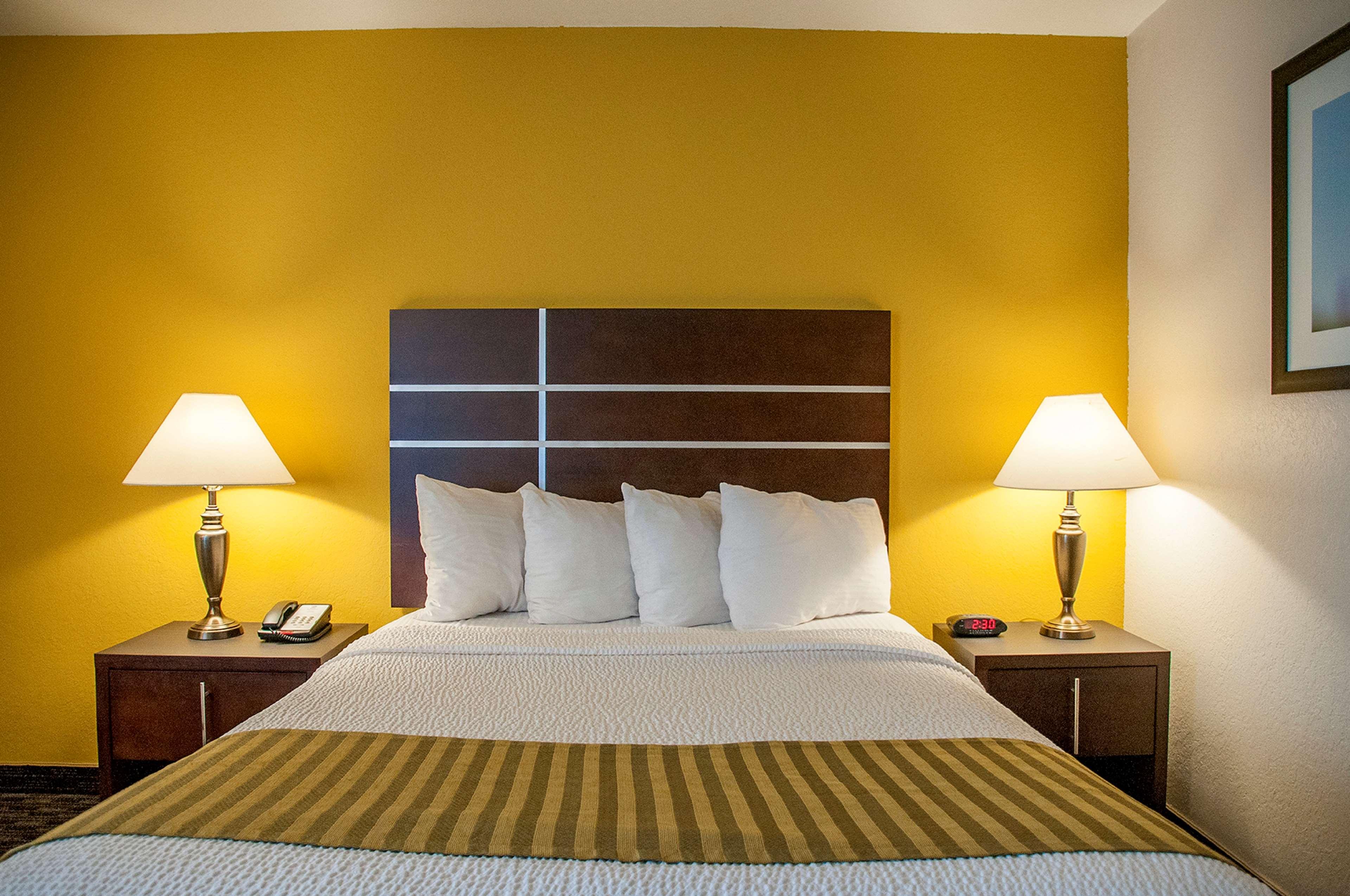 Room Queen Bed Non Smoking