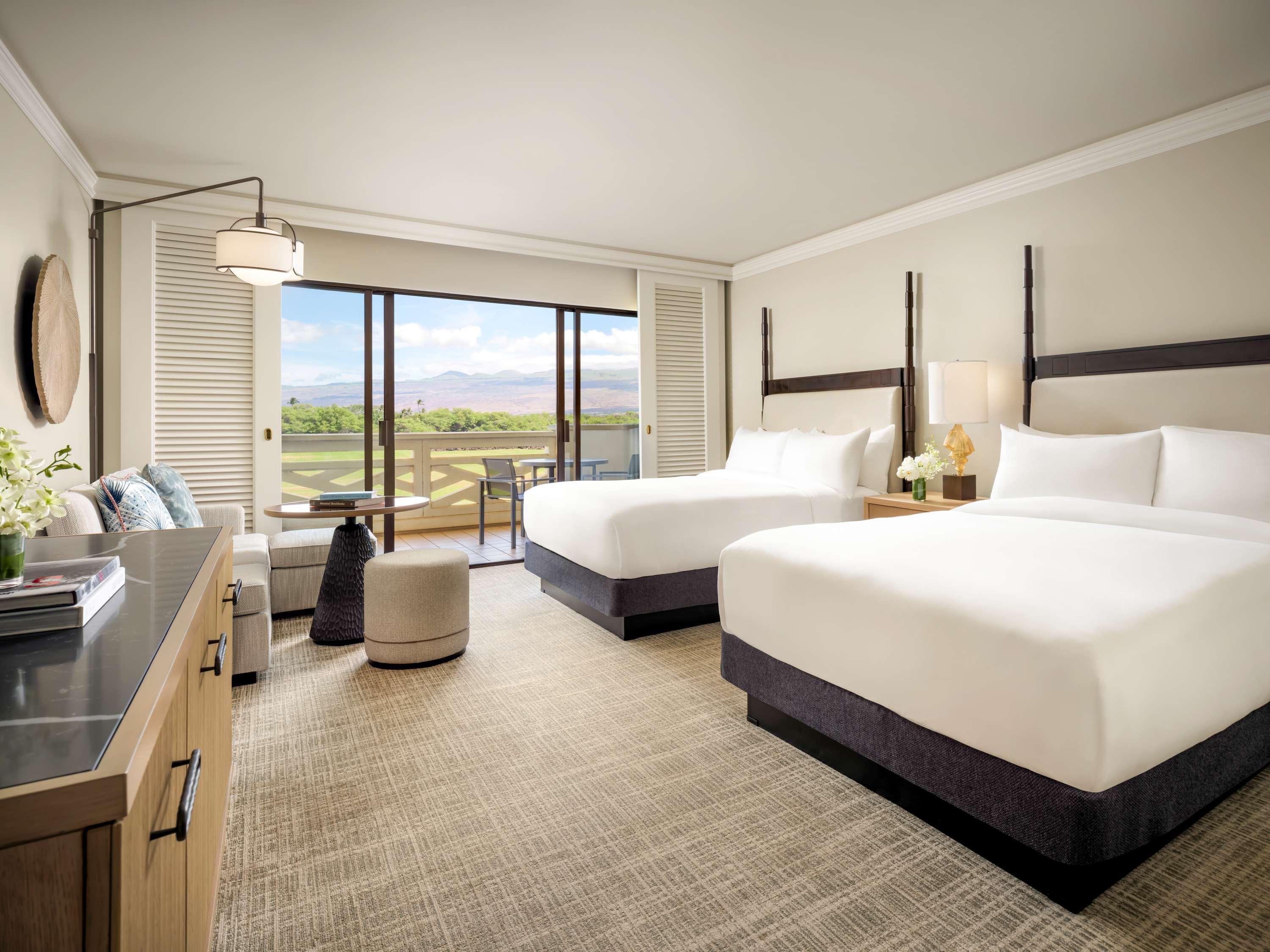 Room Partial Ocean View Queen Bed