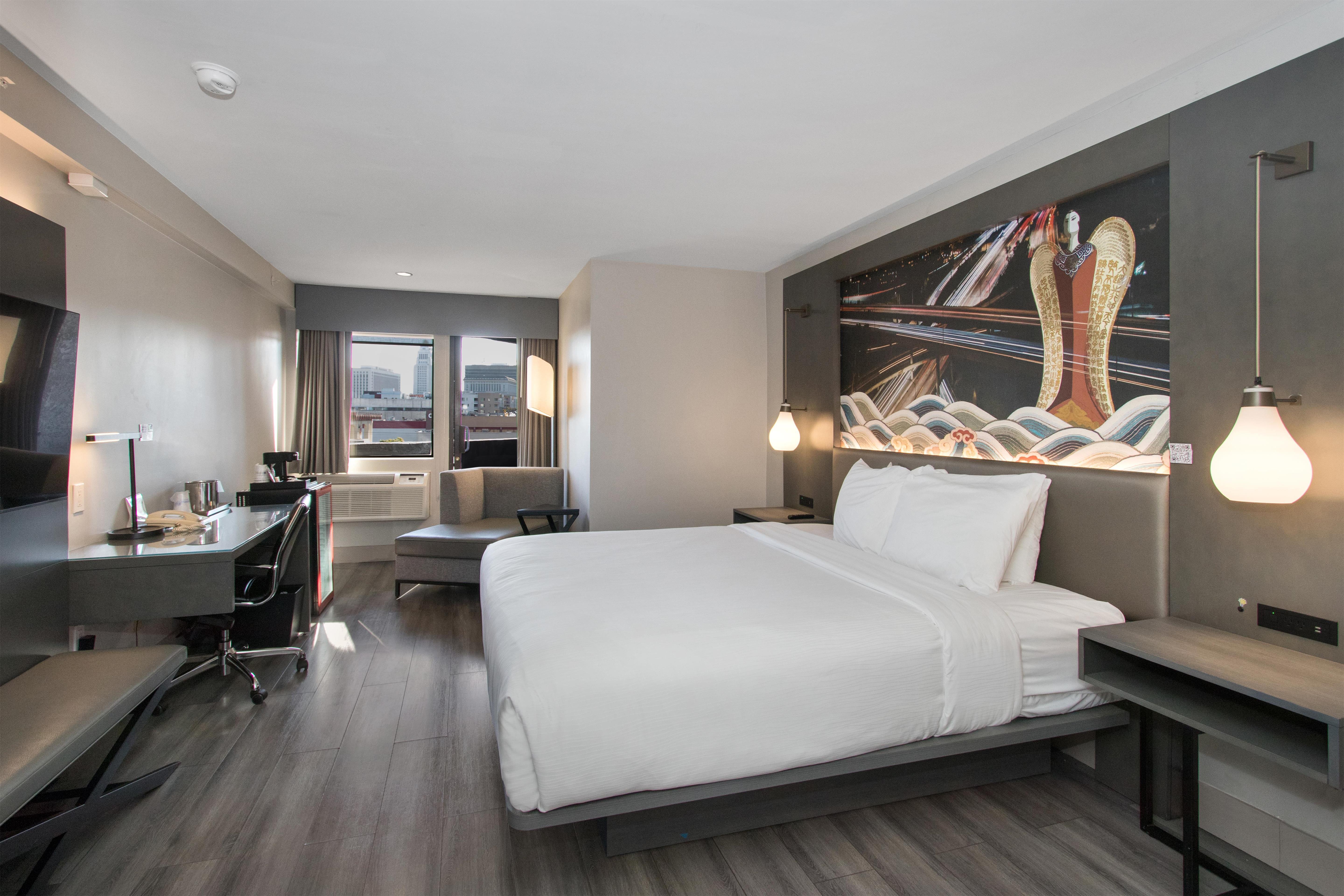 Room King Size Bed