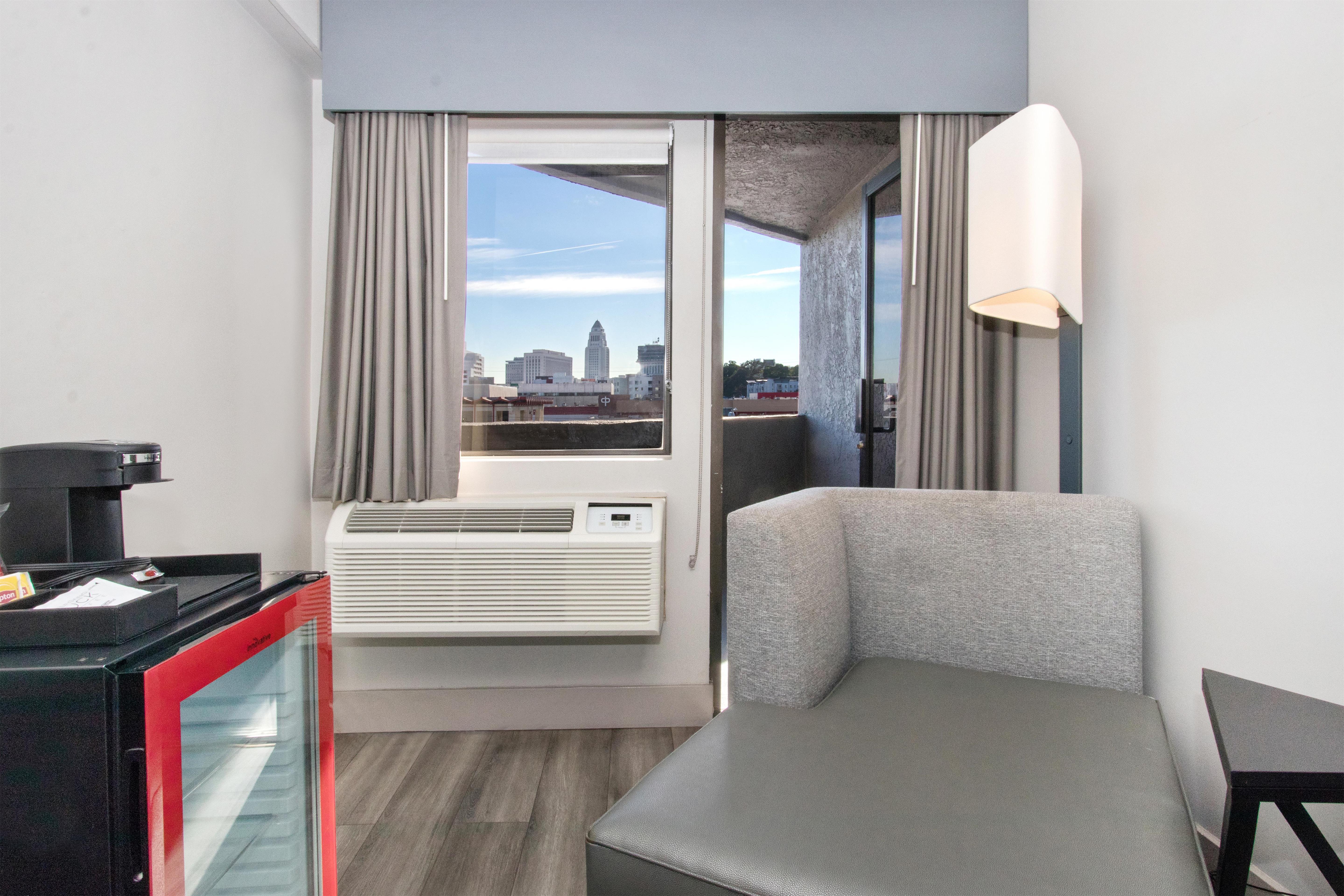 Room King Size Bed