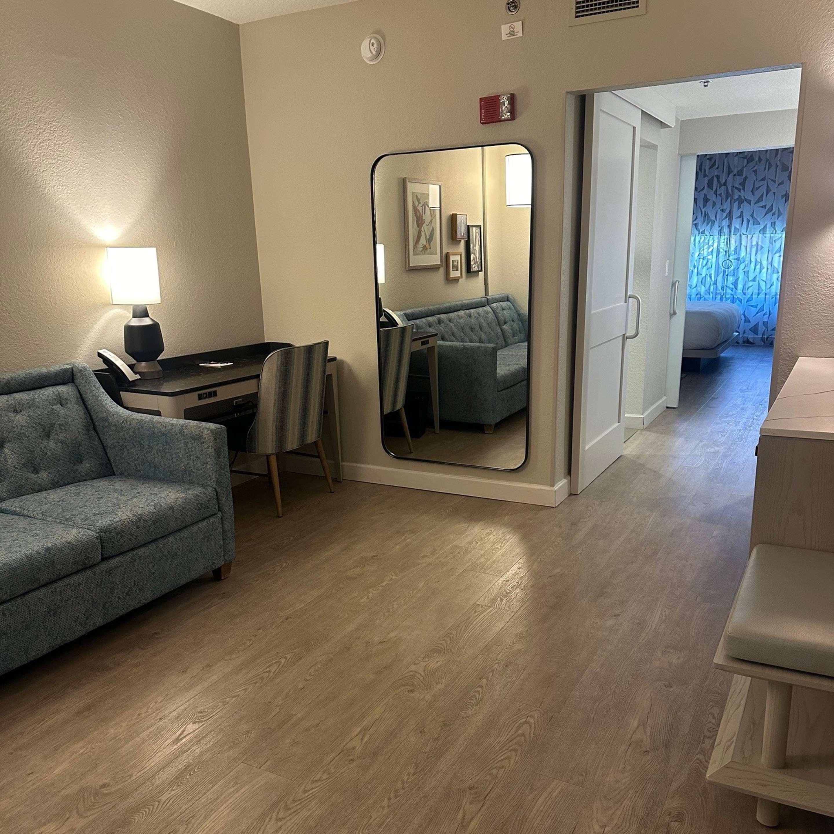 Suite King Size Bed