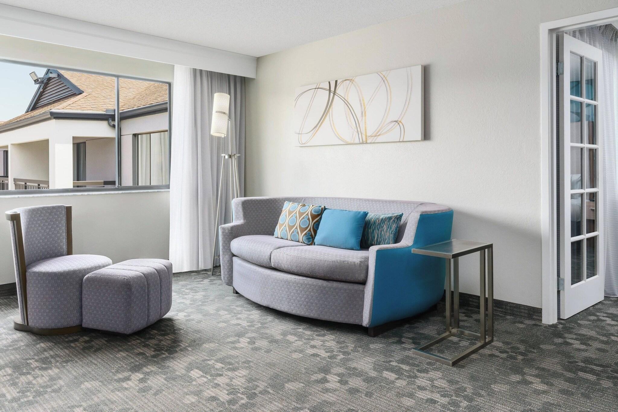 Suite Accessible King Size Bed