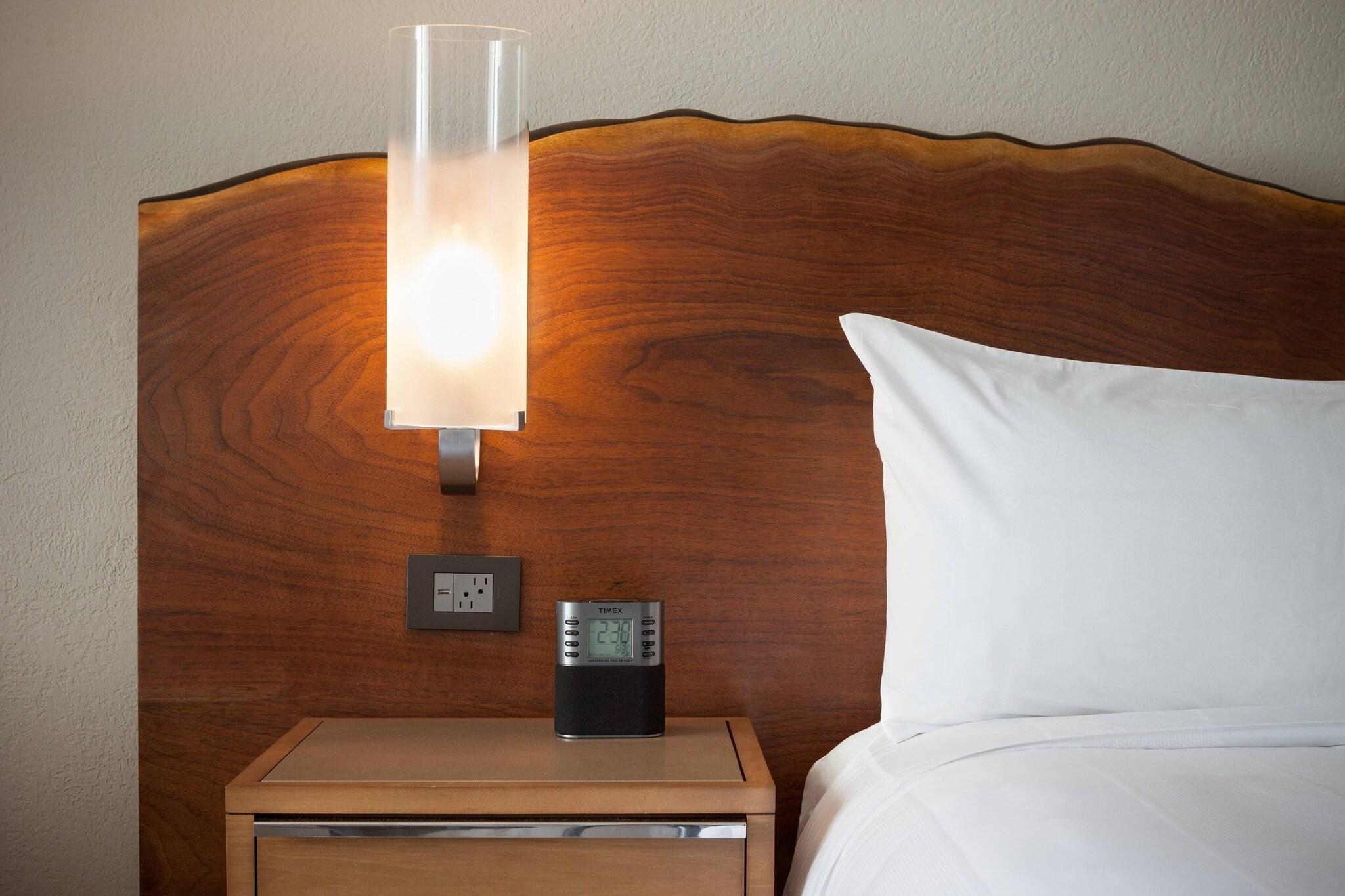 Double Deluxe King Bed