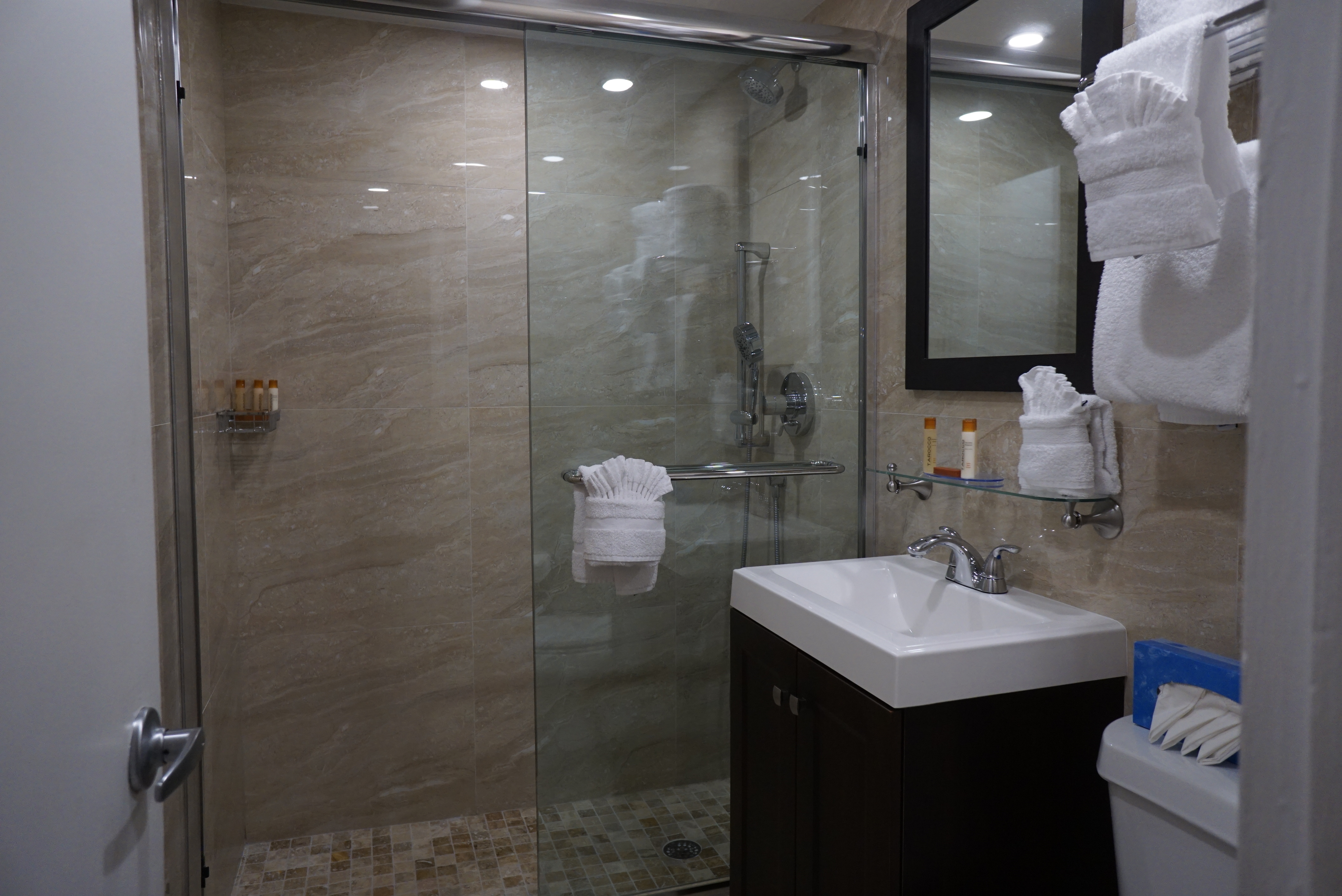 Double Deluxe King Bed