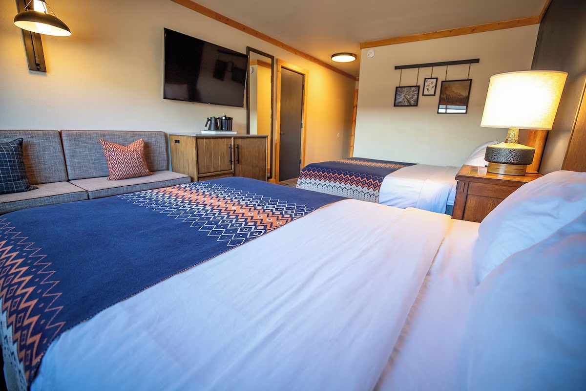 Double Deluxe Two Queen Beds