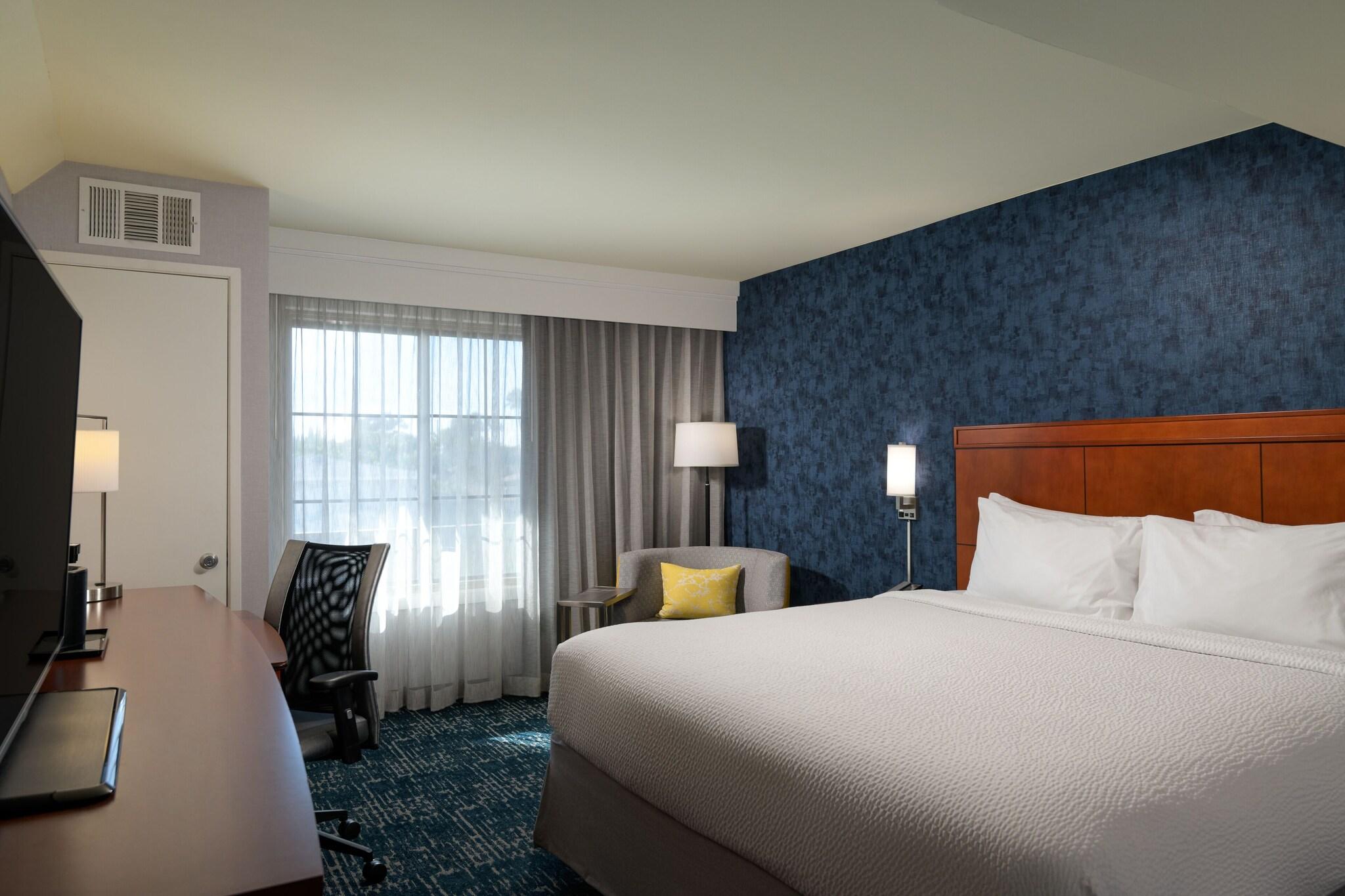 Double Deluxe King Bed