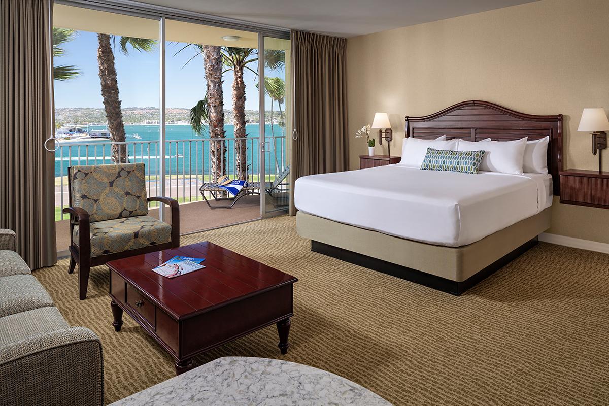 Studio Accessible King Size Bed