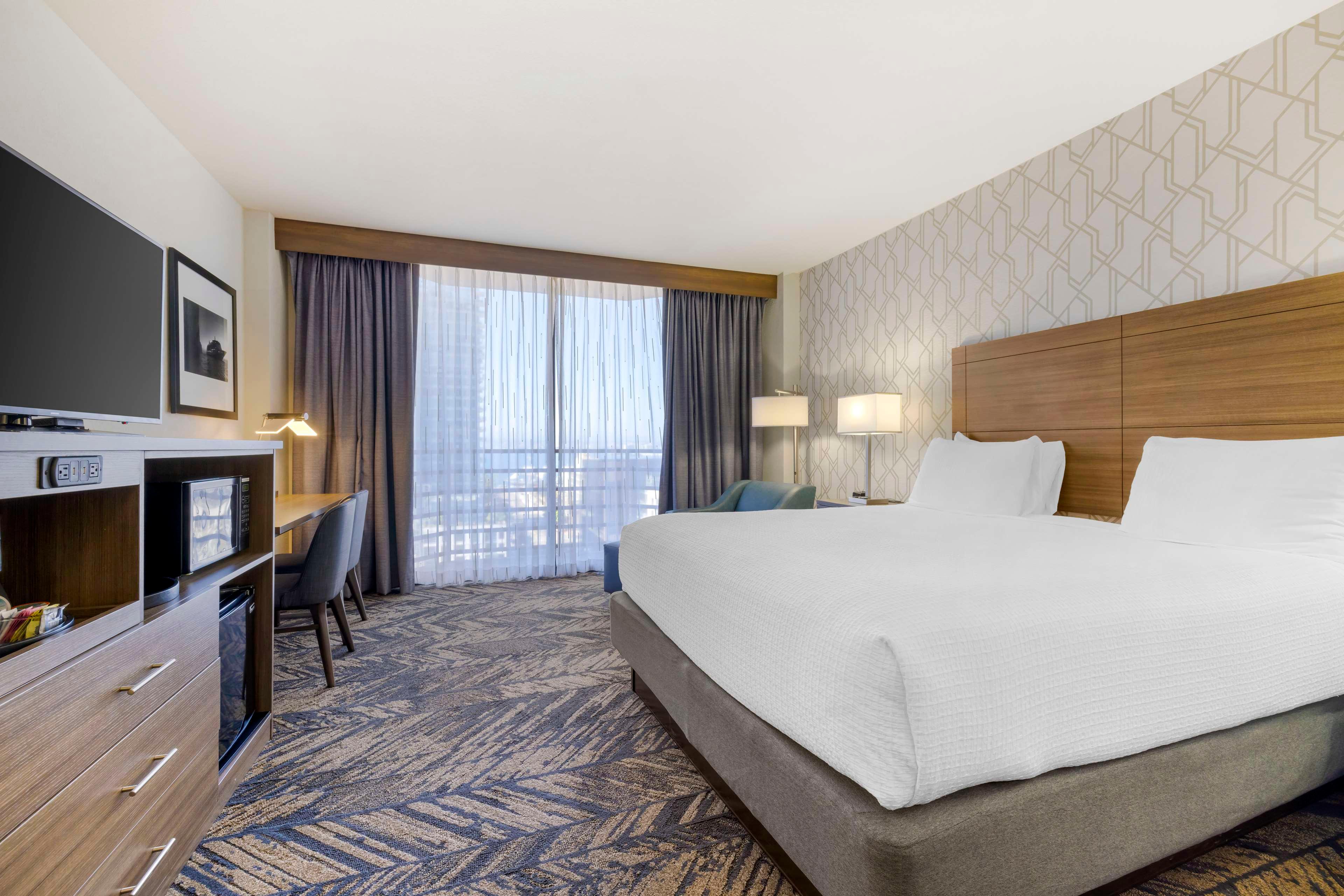 Room City View King Bed